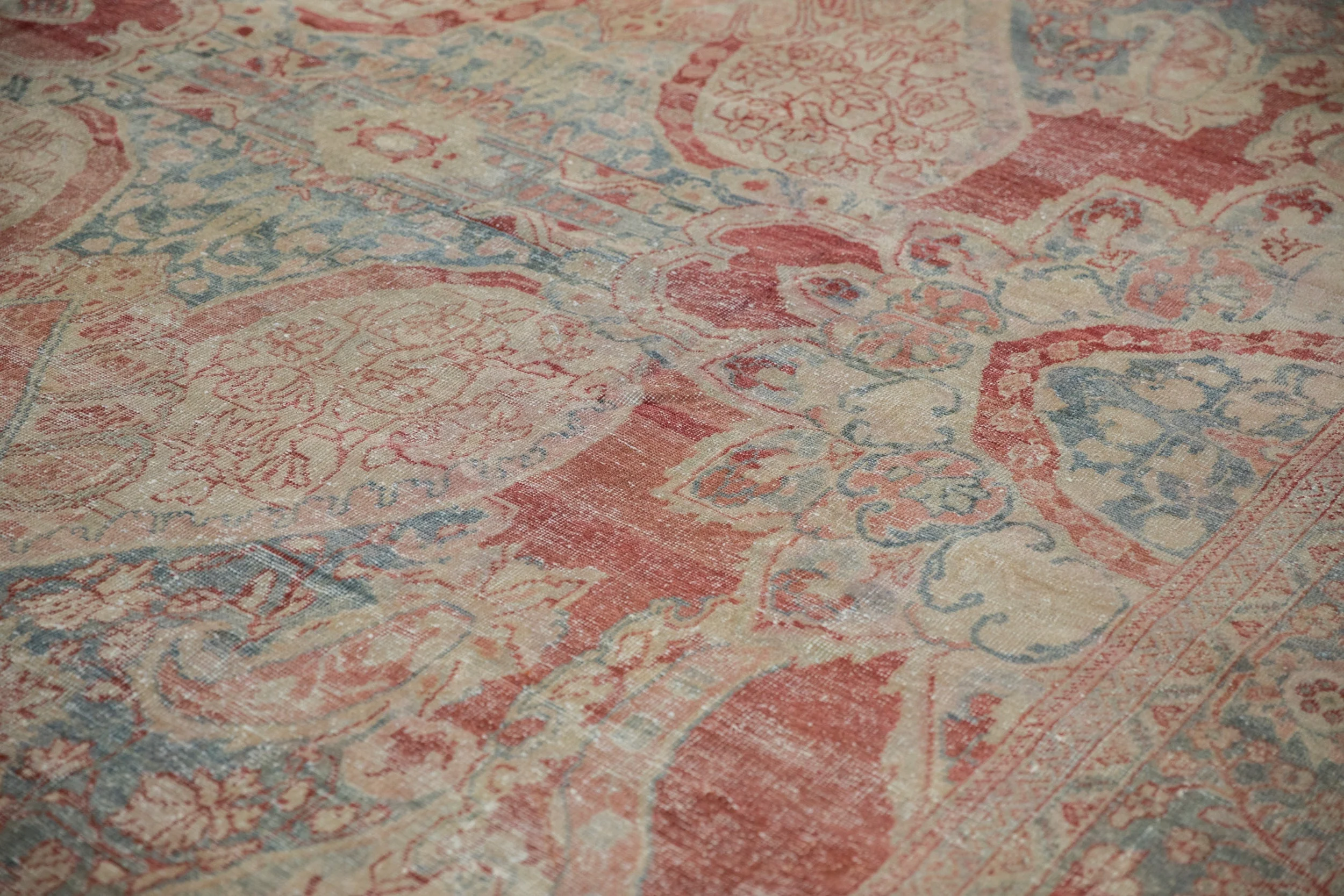 10.5x17.5 Vintage Distressed Mahal Carpet - Image 8