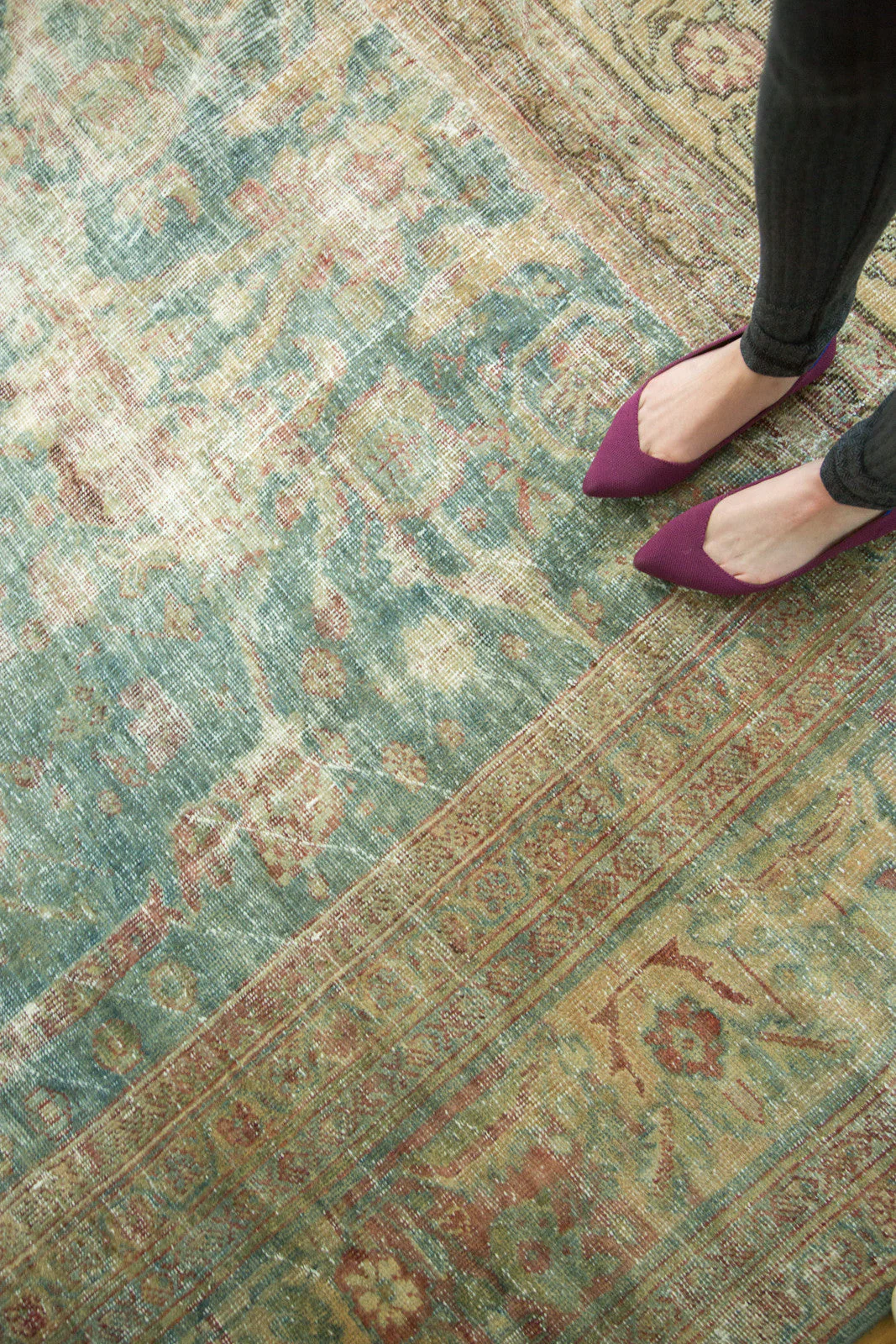 10x11 Antique Mahal Square Carpet - Image 2