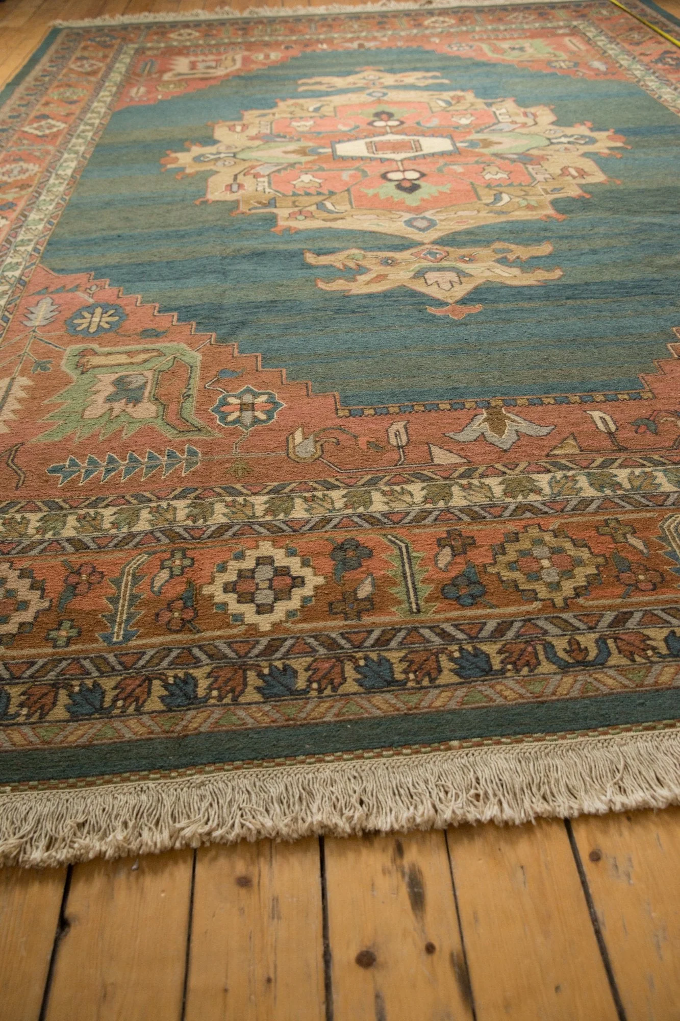 10x13.5 Vintage Serapi Indian Soumac Design Carpet - Image 10
