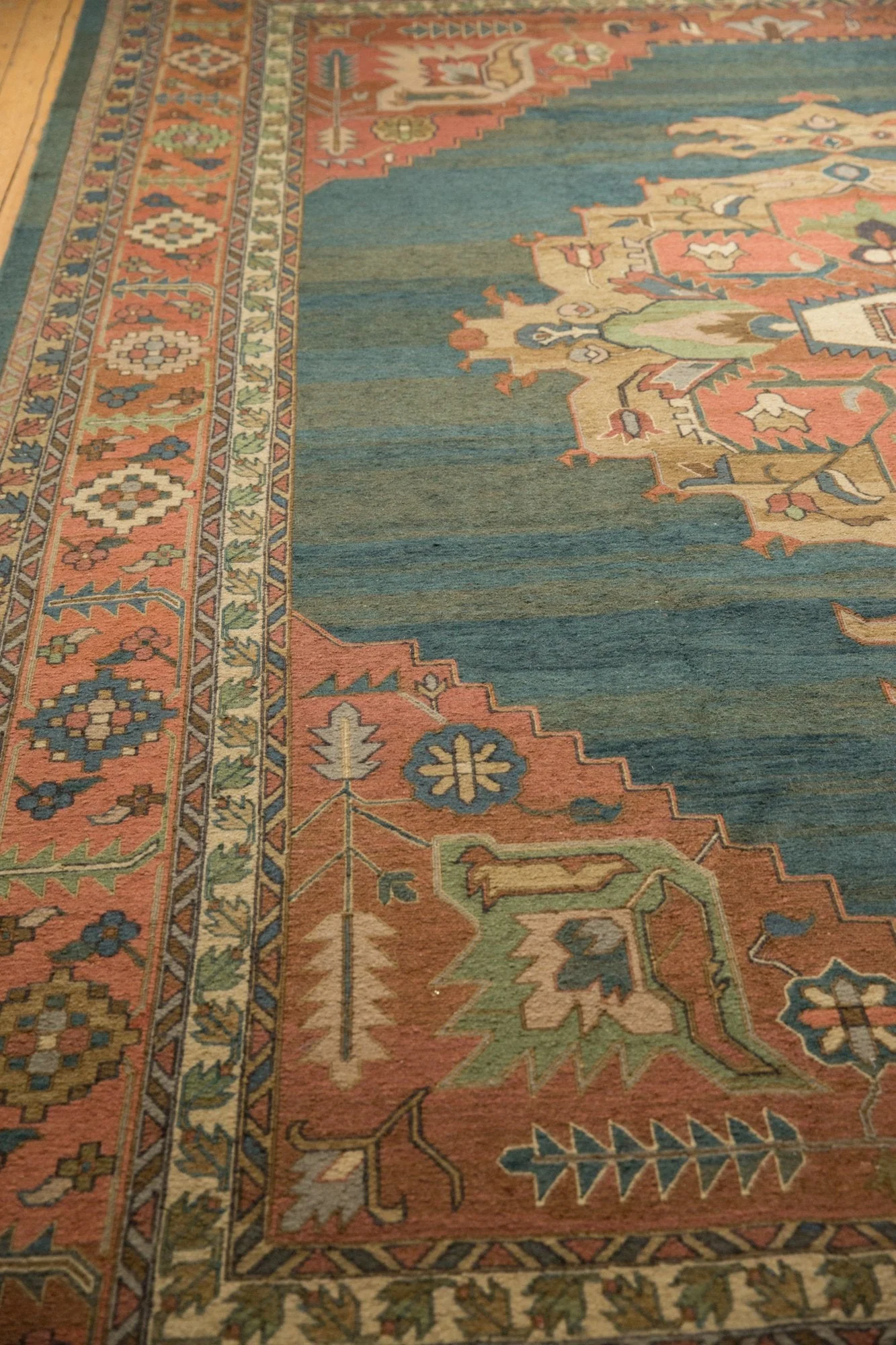 10x13.5 Vintage Serapi Indian Soumac Design Carpet - Image 11
