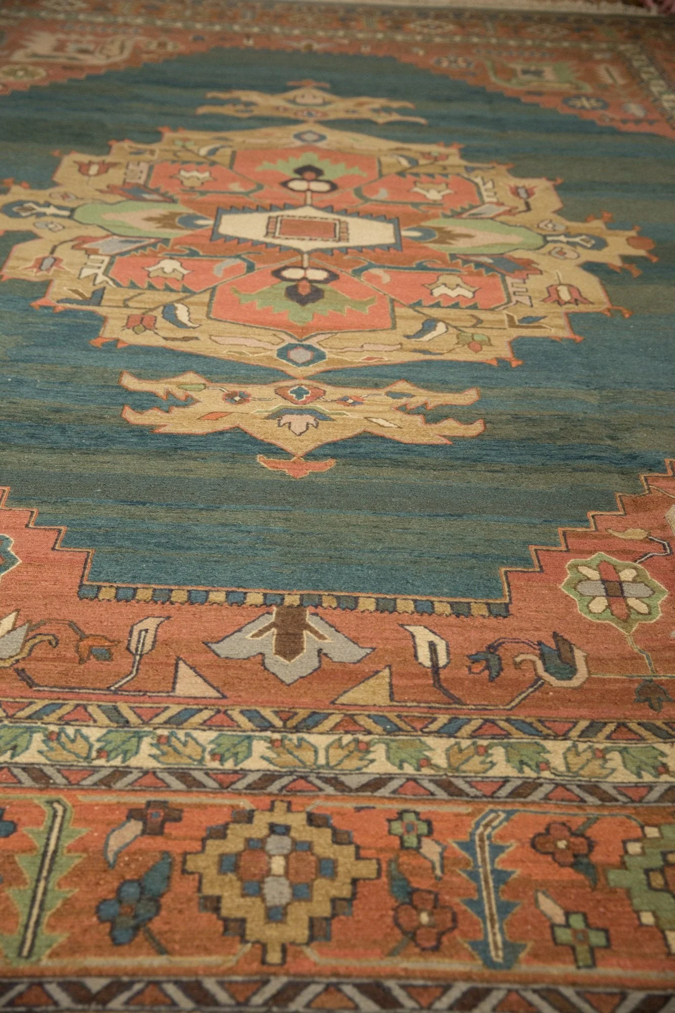 10x13.5 Vintage Serapi Indian Soumac Design Carpet - Image 5