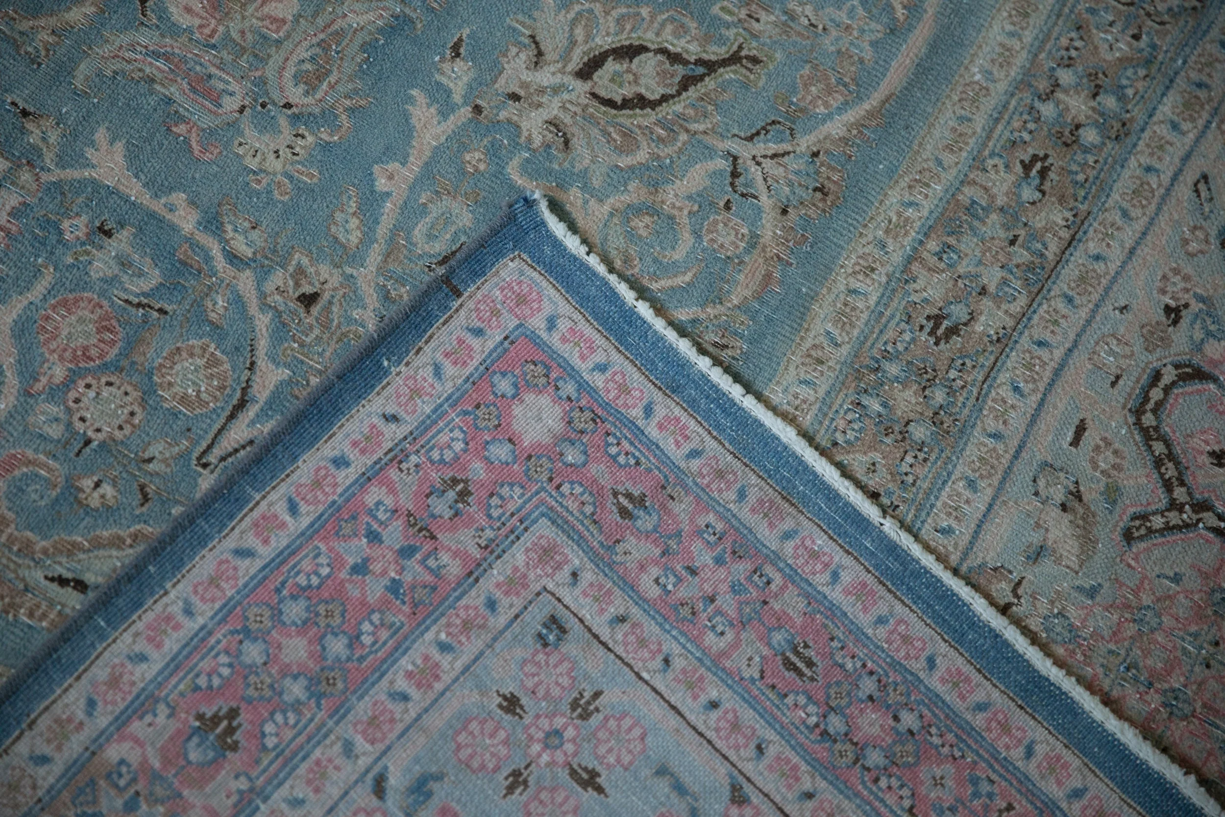 10x16.5 Vintage Distressed Meshed Carpet - Image 10