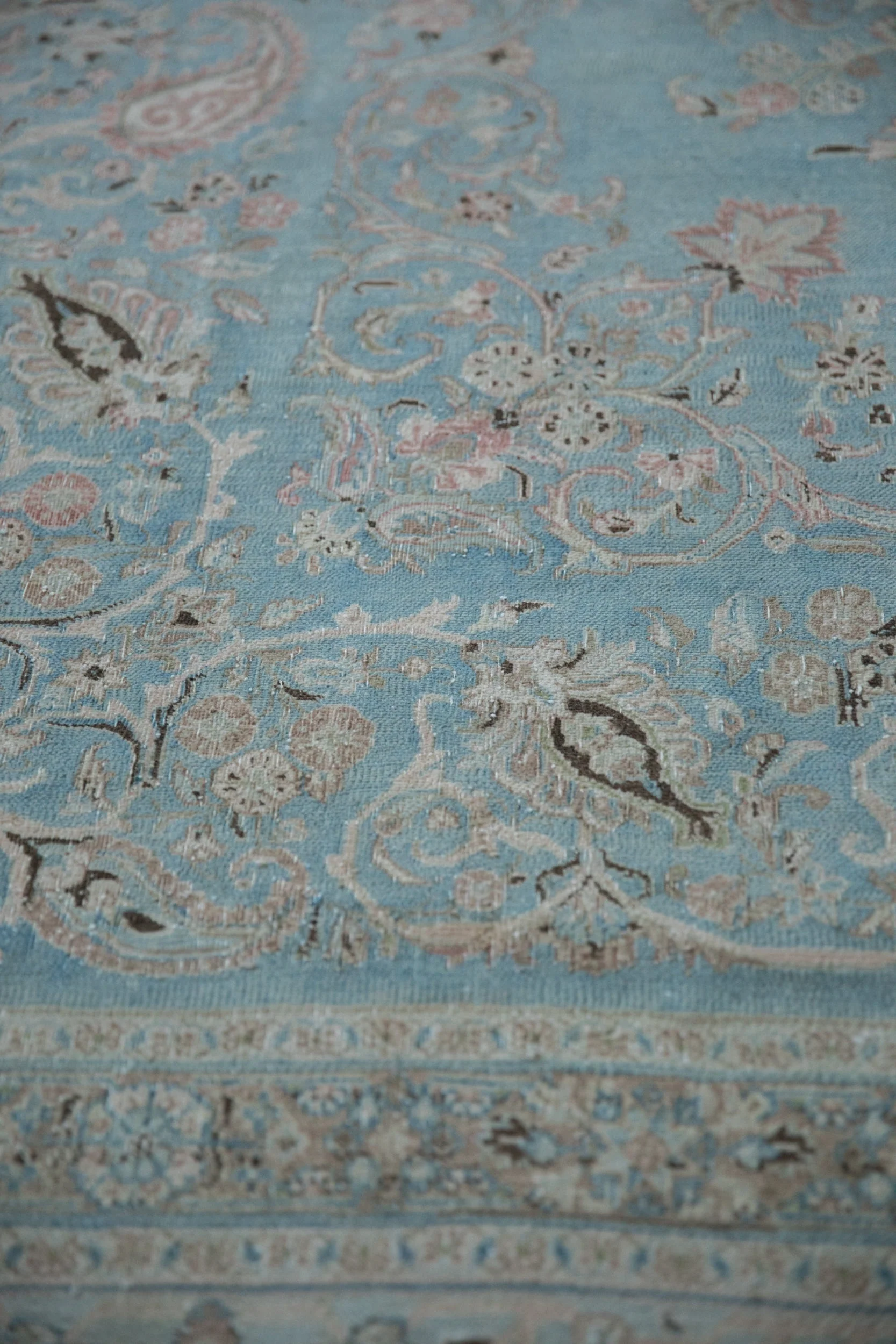 10x16.5 Vintage Distressed Meshed Carpet - Image 8