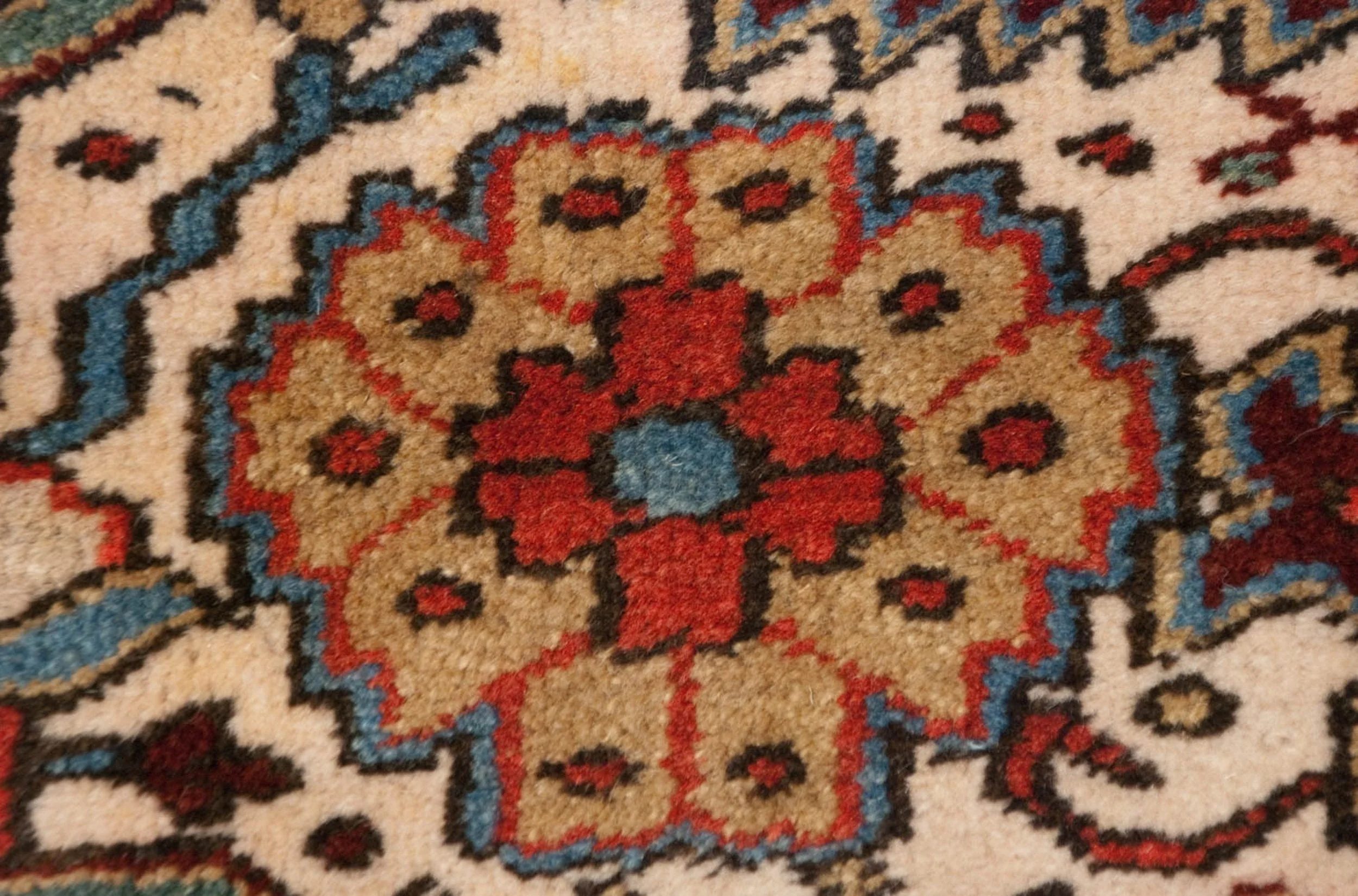 11.5x14 Vintage Heriz Carpet - Image 10