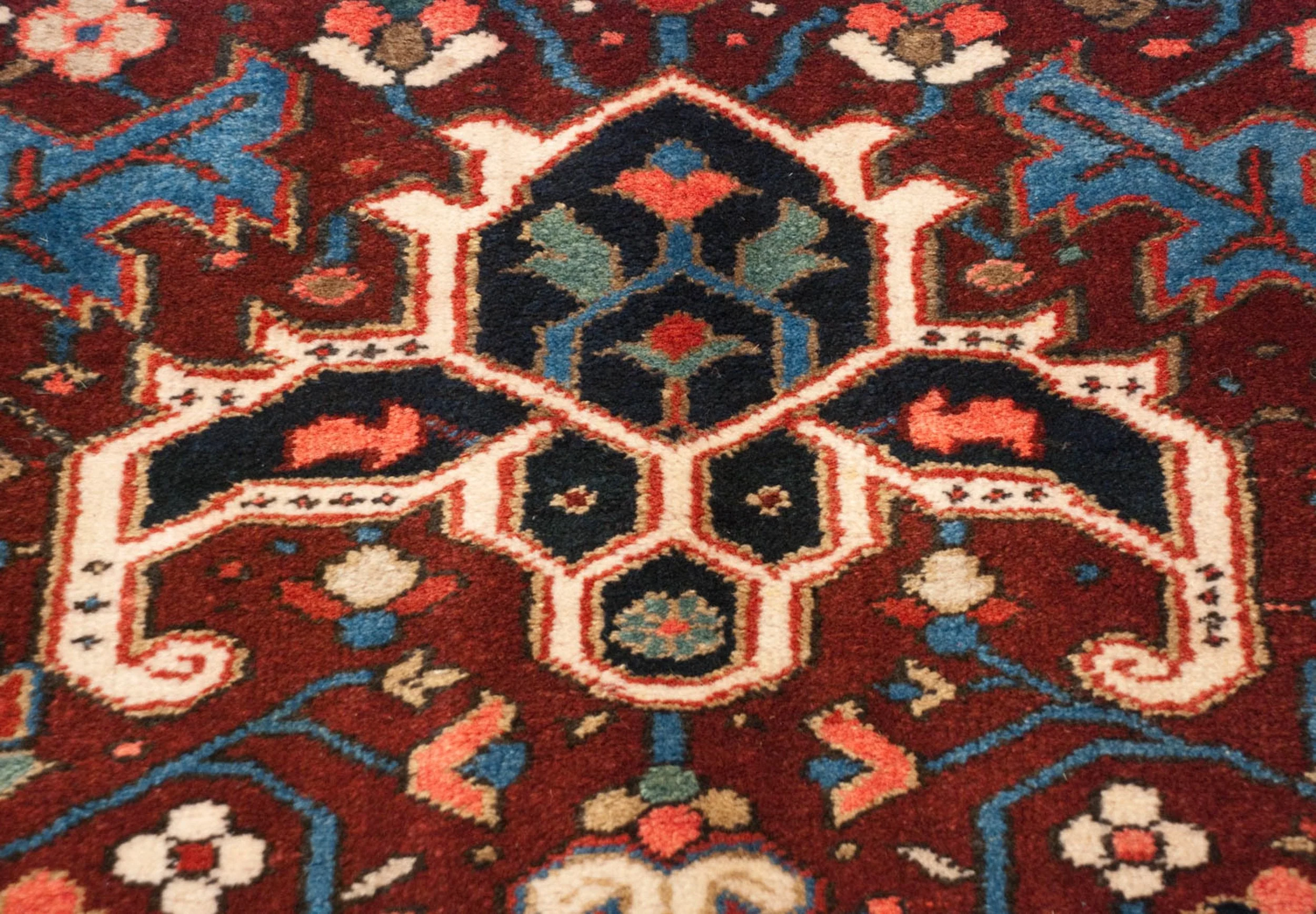 11.5x14 Vintage Heriz Carpet - Image 7