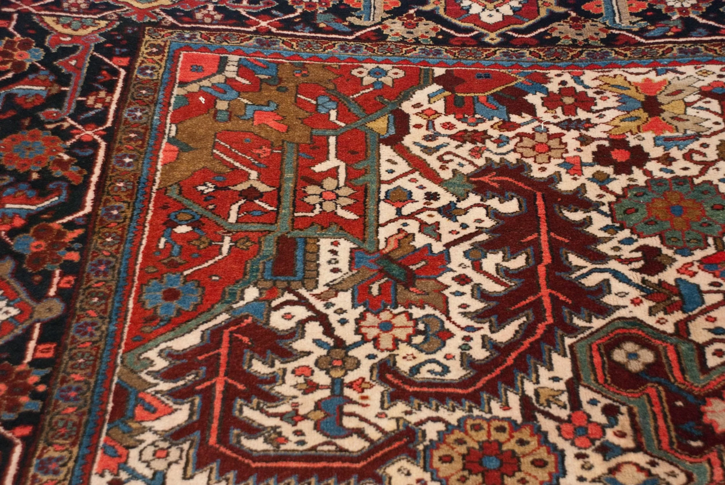 11.5x14 Vintage Heriz Carpet - Image 8