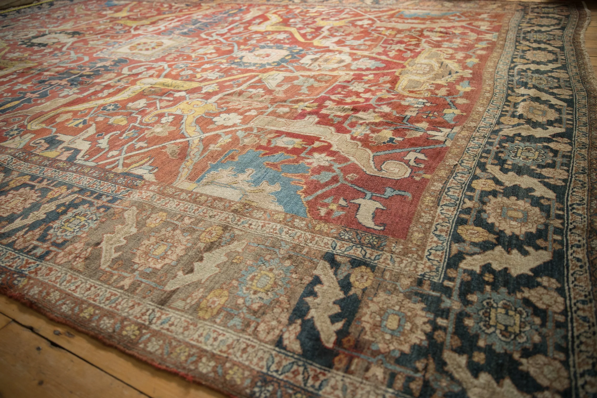 11.5x16.5 Antique Heriz Carpet - Image 4