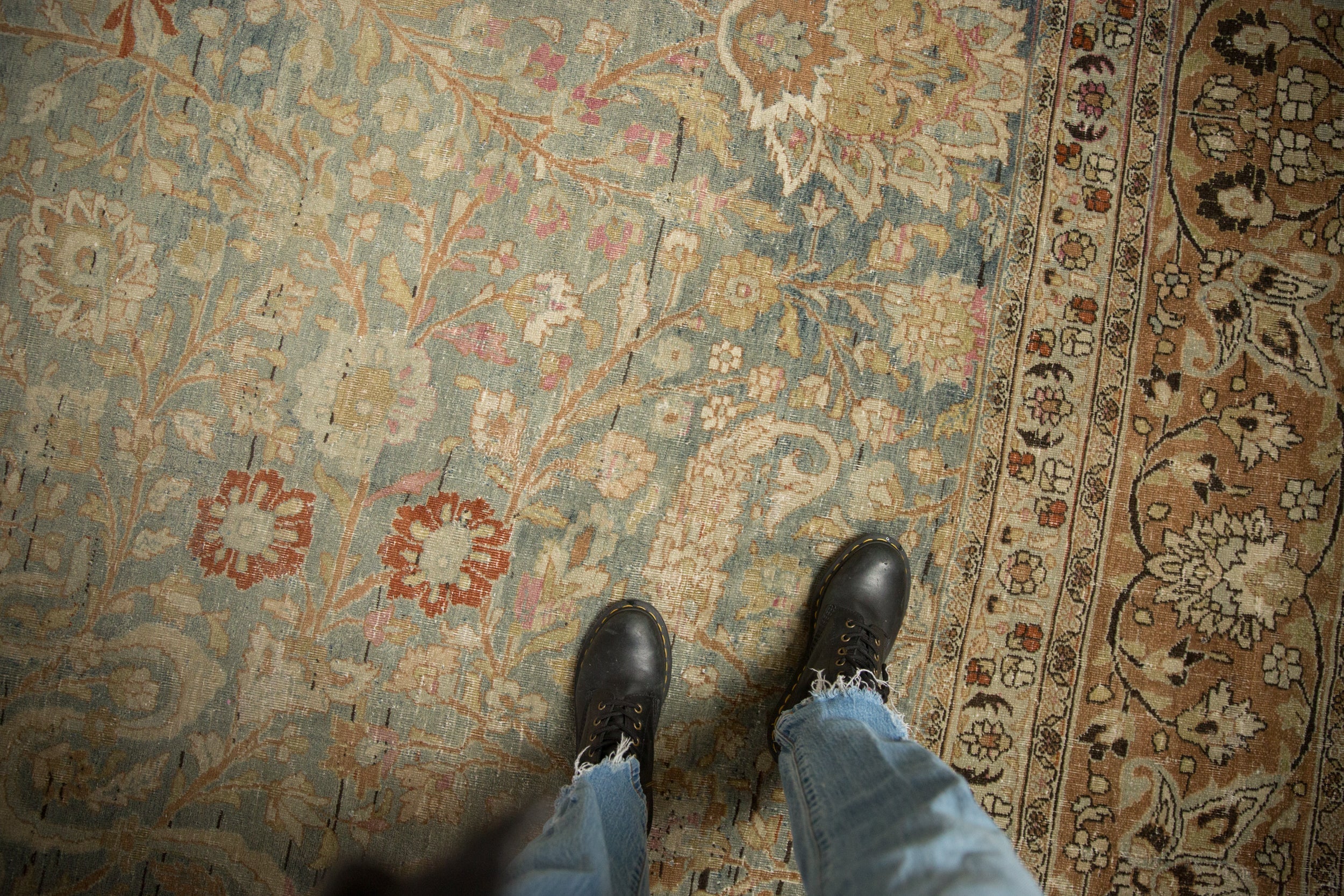 11.5x16 Vintage Distressed Meshed Carpet - Image 2