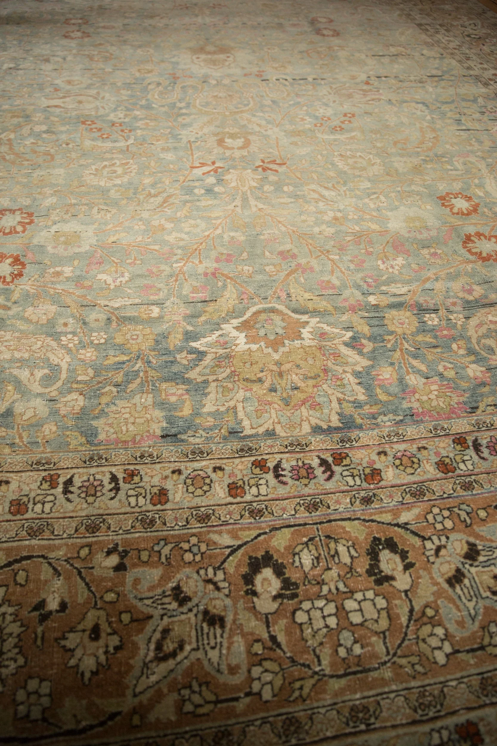 11.5x16 Vintage Distressed Meshed Carpet - Image 6