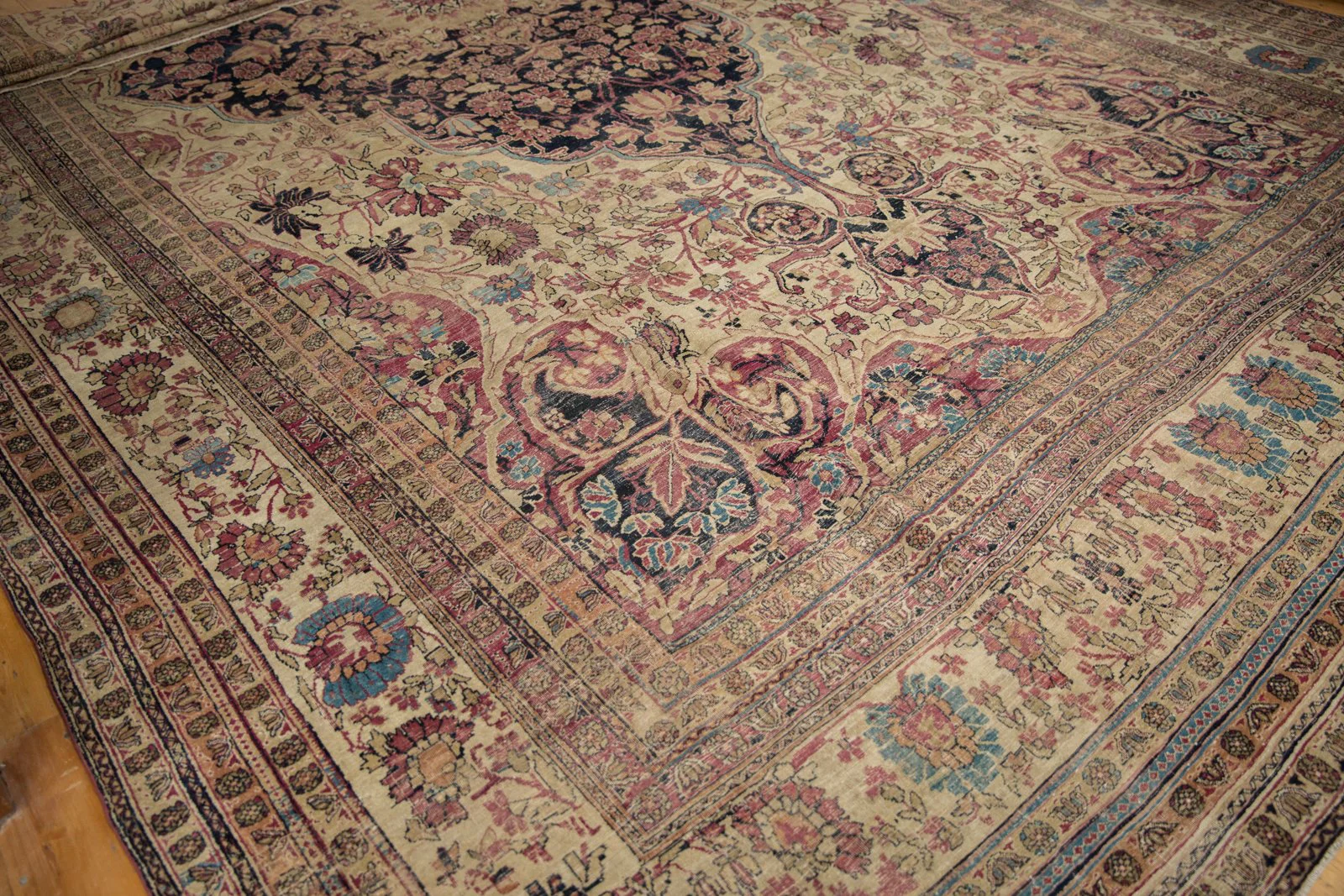 11.5x19.5 Antique Kermanshah Carpet - Image 19