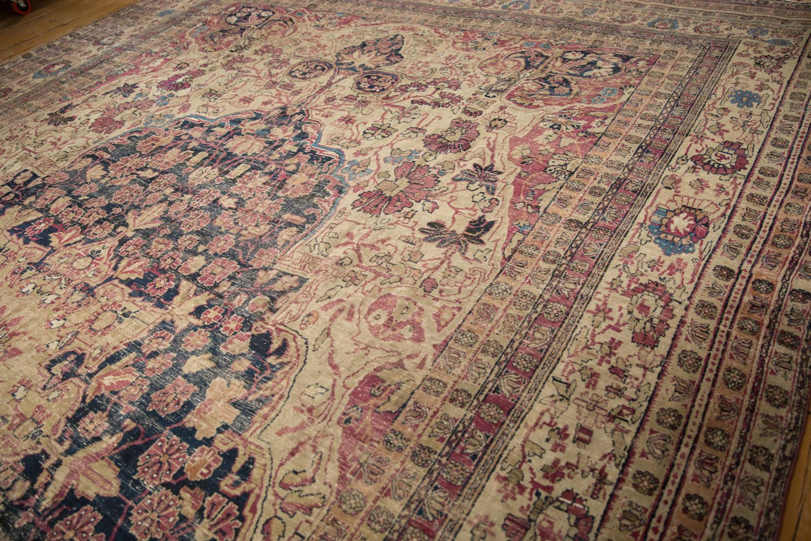 11.5x19.5 Antique Kermanshah Carpet - Image 3