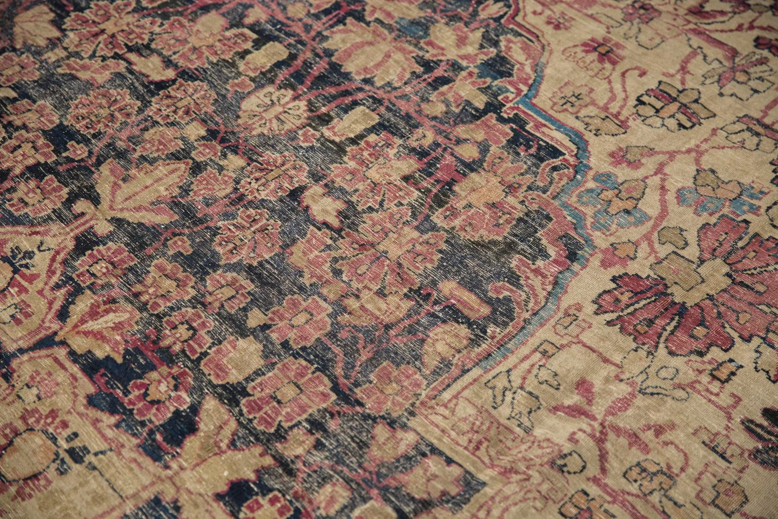 11.5x19.5 Antique Kermanshah Carpet - Image 4