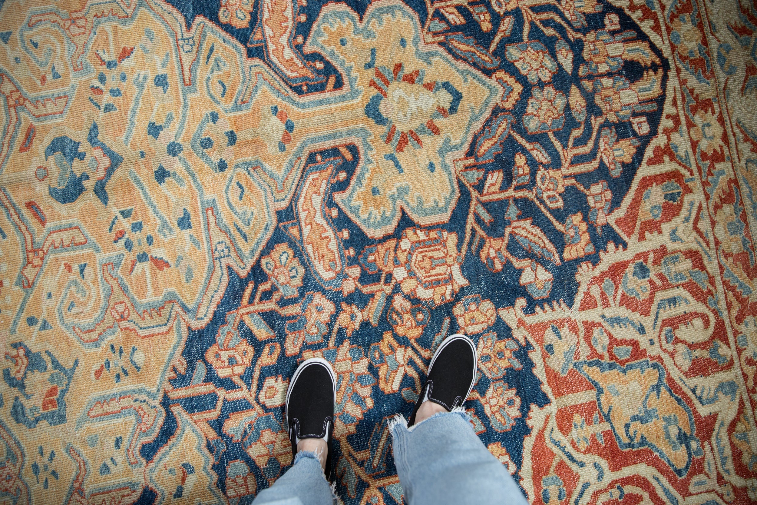 11x14.5 Vintage Distressed Baktiari Carpet - Image 2