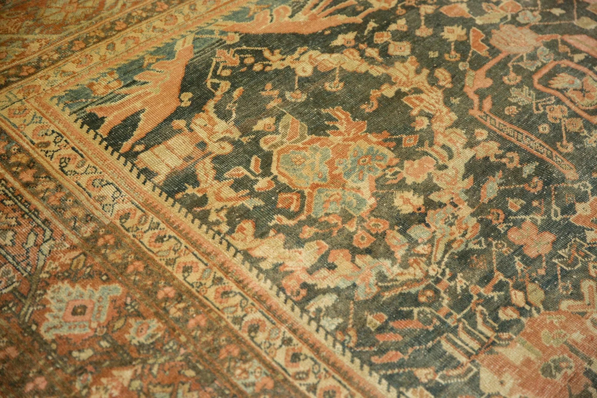 11x15.5 Vintage Distressed Mahal Carpet - Image 7