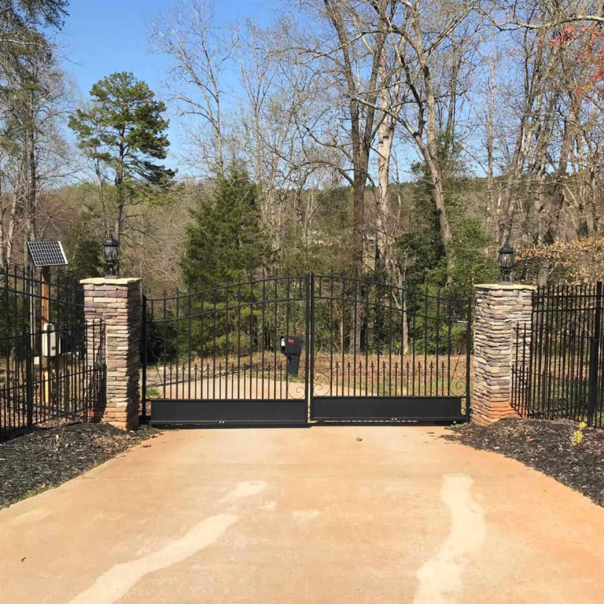 [12-18FT] Heavy-Duty Venice-Style Steel Dual-Swing Driveway Gate (SAK68025) - Image 11