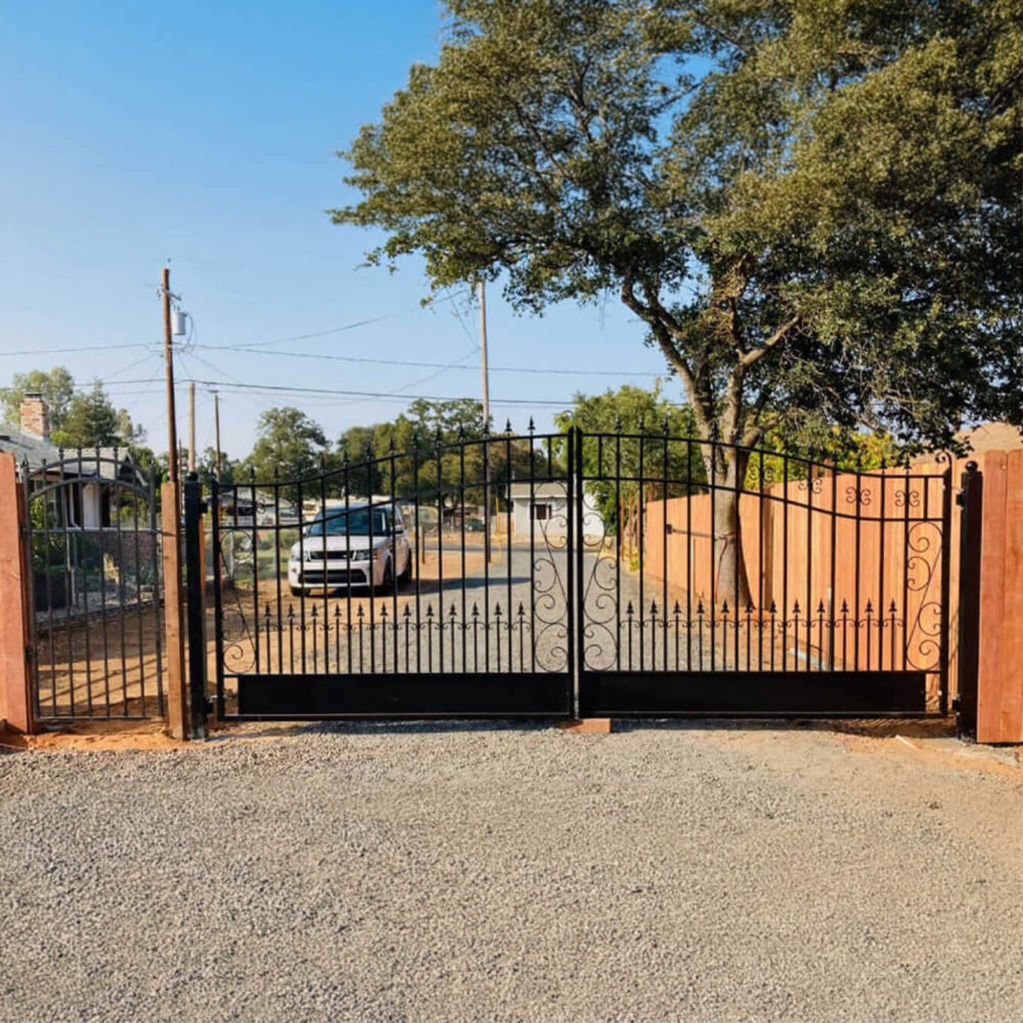 [12-18FT] Heavy-Duty Venice-Style Steel Dual-Swing Driveway Gate (SAK68025) - Image 13
