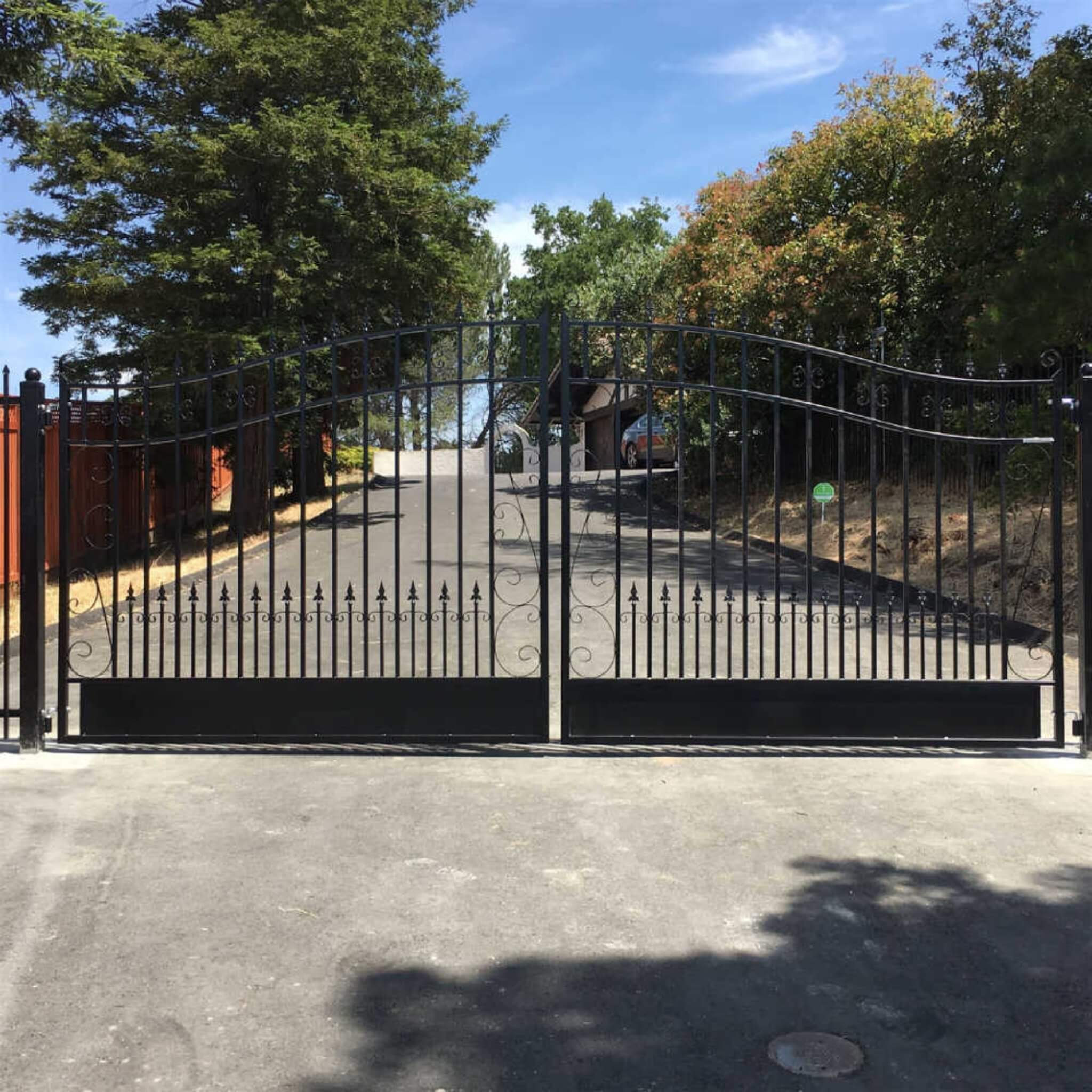 [12-18FT] Heavy-Duty Venice-Style Steel Dual-Swing Driveway Gate (SAK68025) - Image 7