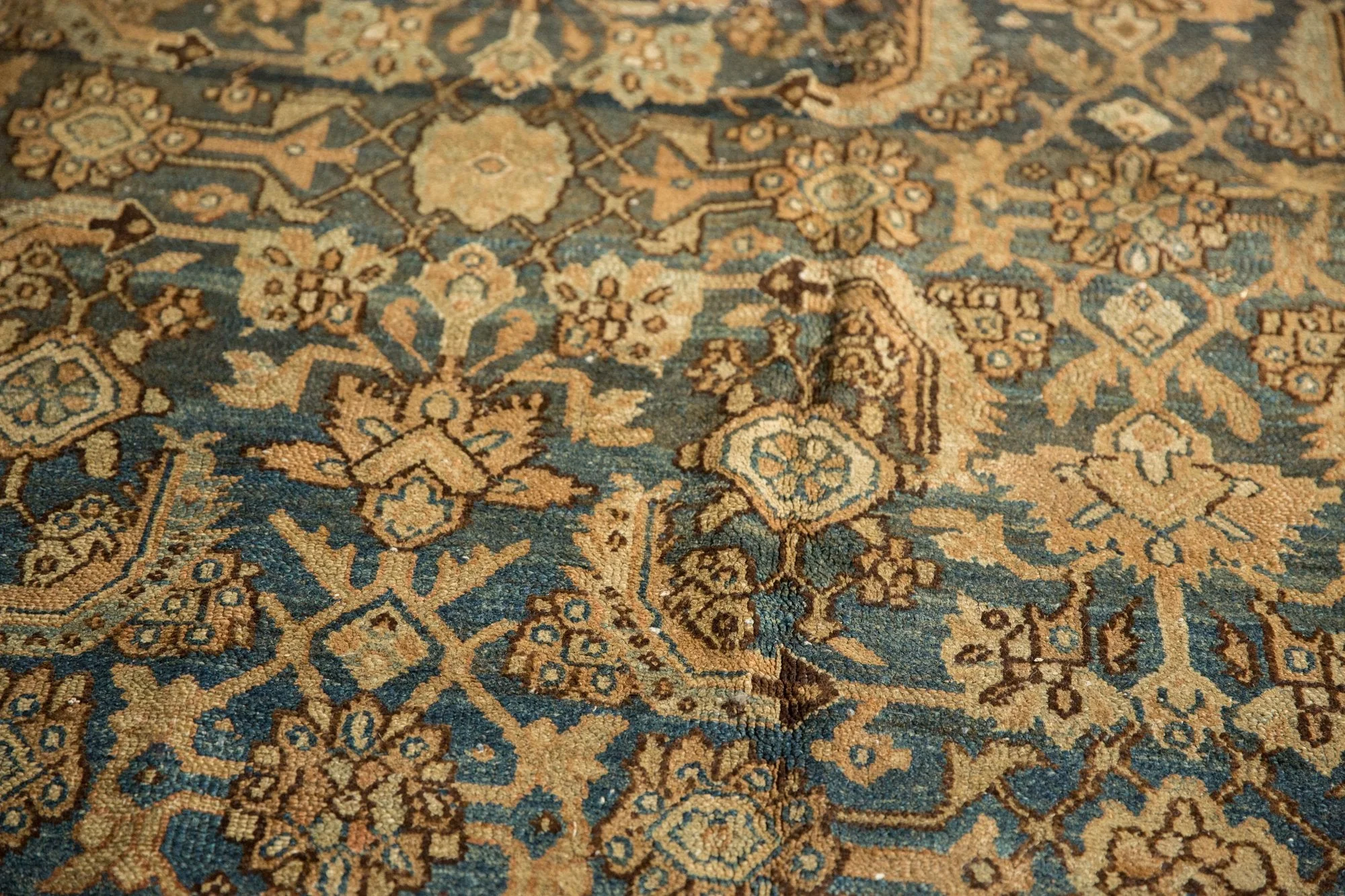12.5x20 Antique Distressed Bibikabad Carpet - Image 15