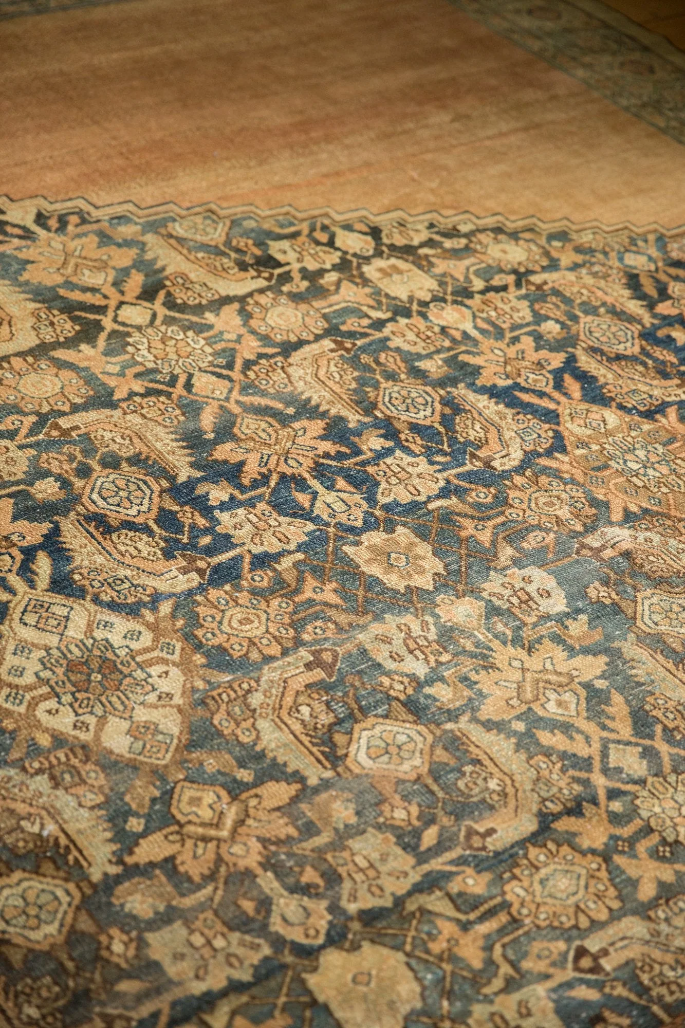 12.5x20 Antique Distressed Bibikabad Carpet - Image 17