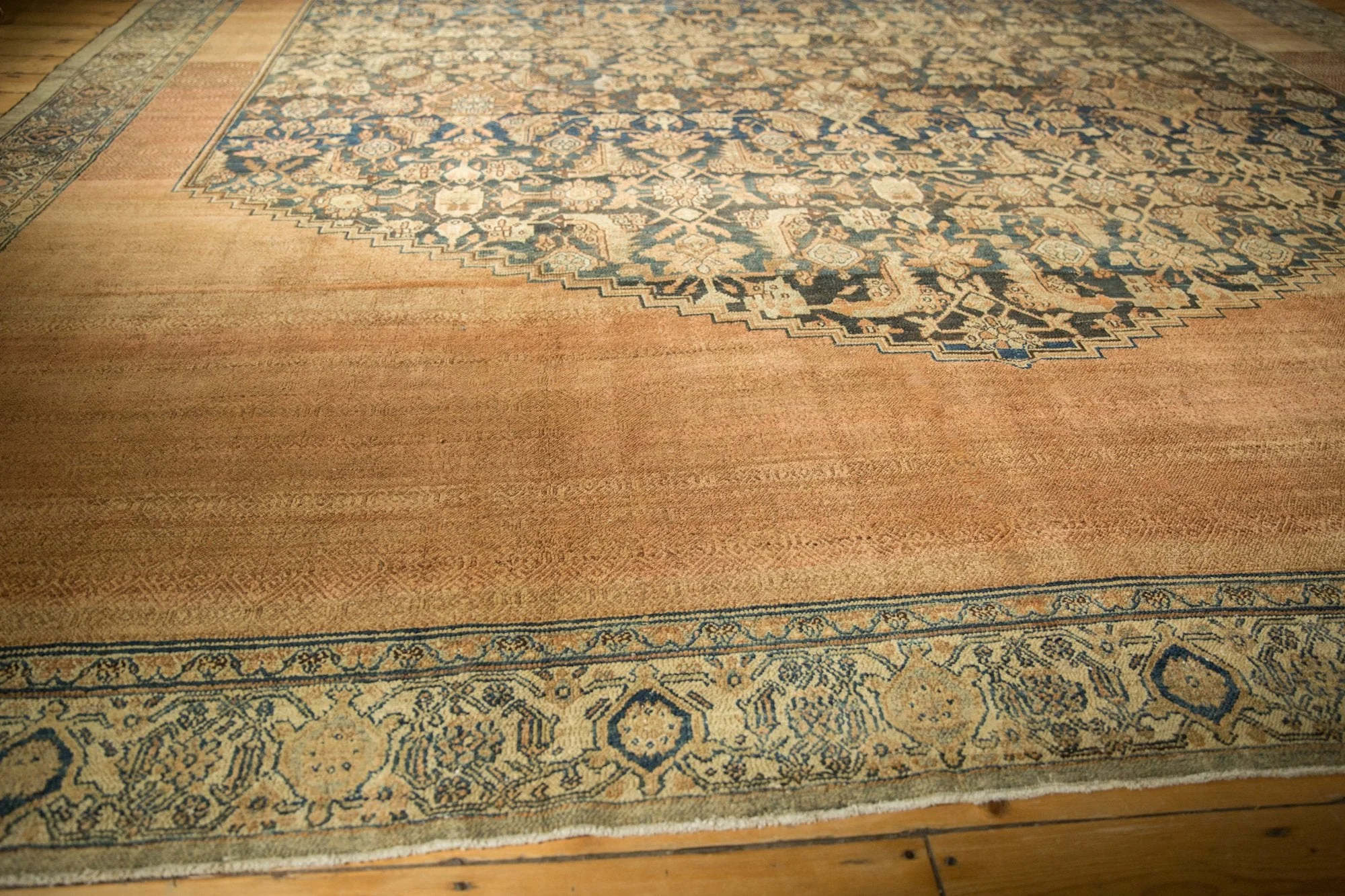 12.5x20 Antique Distressed Bibikabad Carpet - Image 19