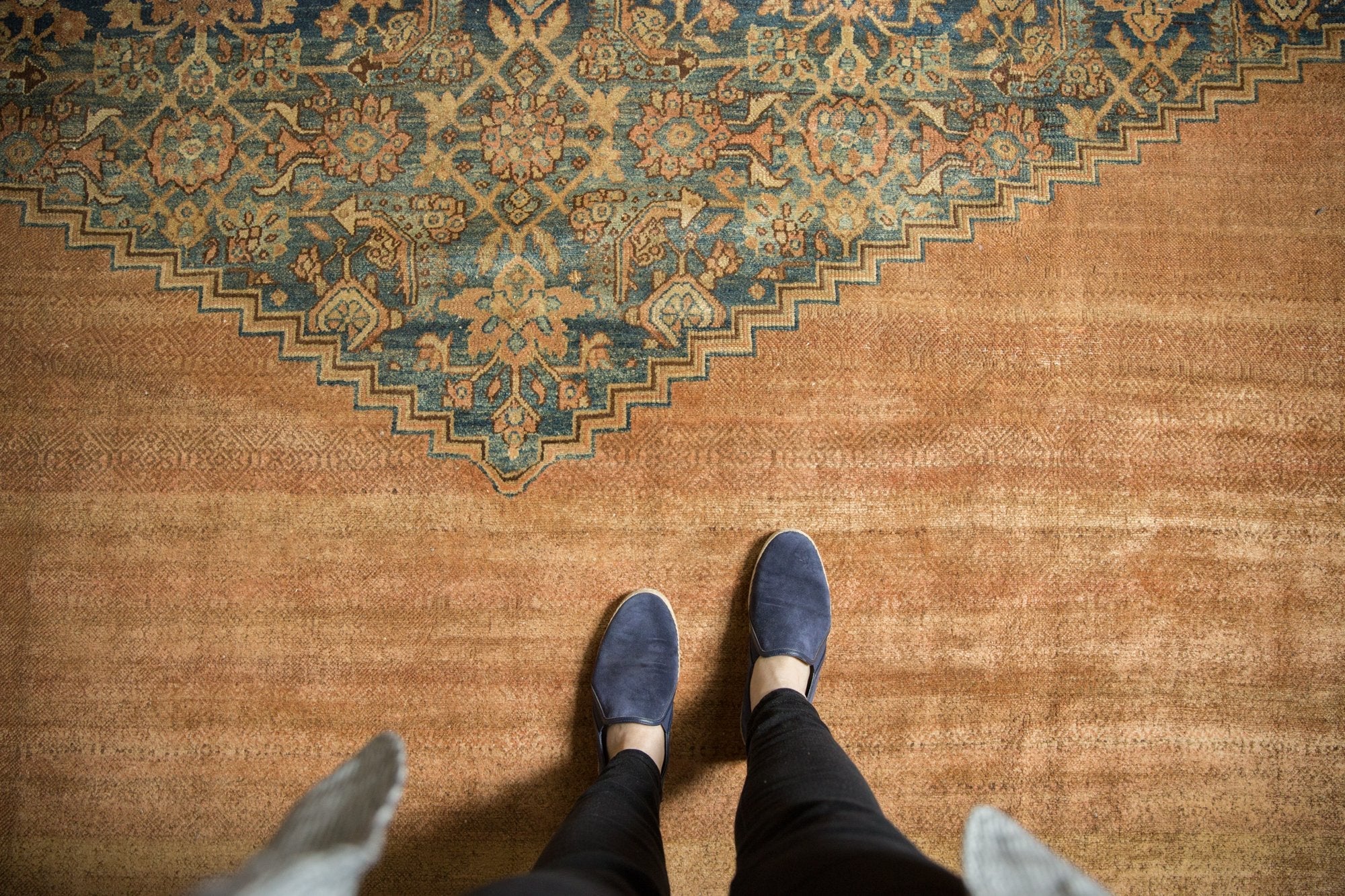 12.5x20 Antique Distressed Bibikabad Carpet - Image 2