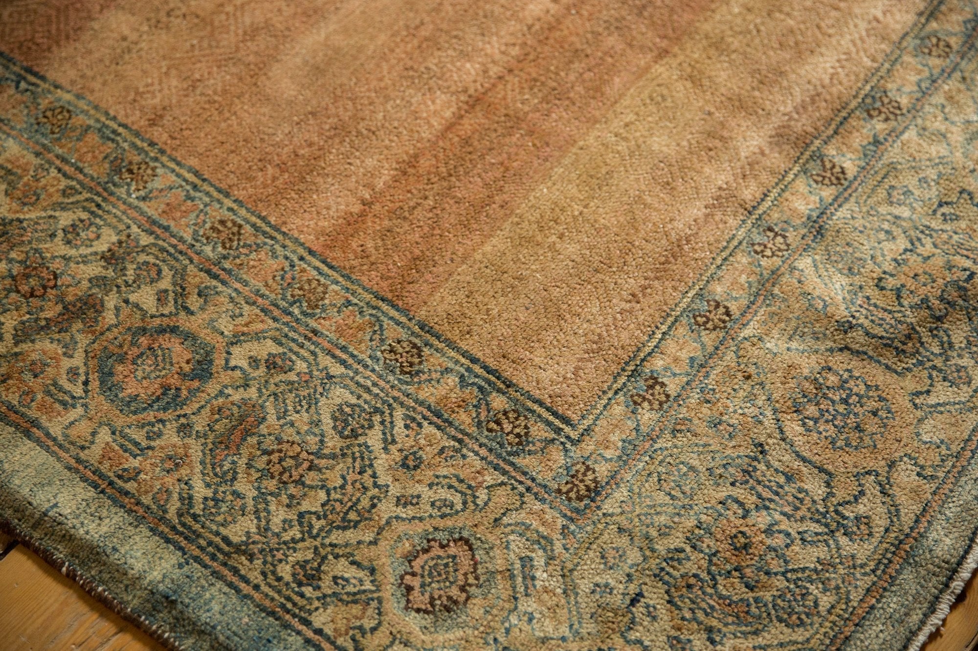 12.5x20 Antique Distressed Bibikabad Carpet - Image 4