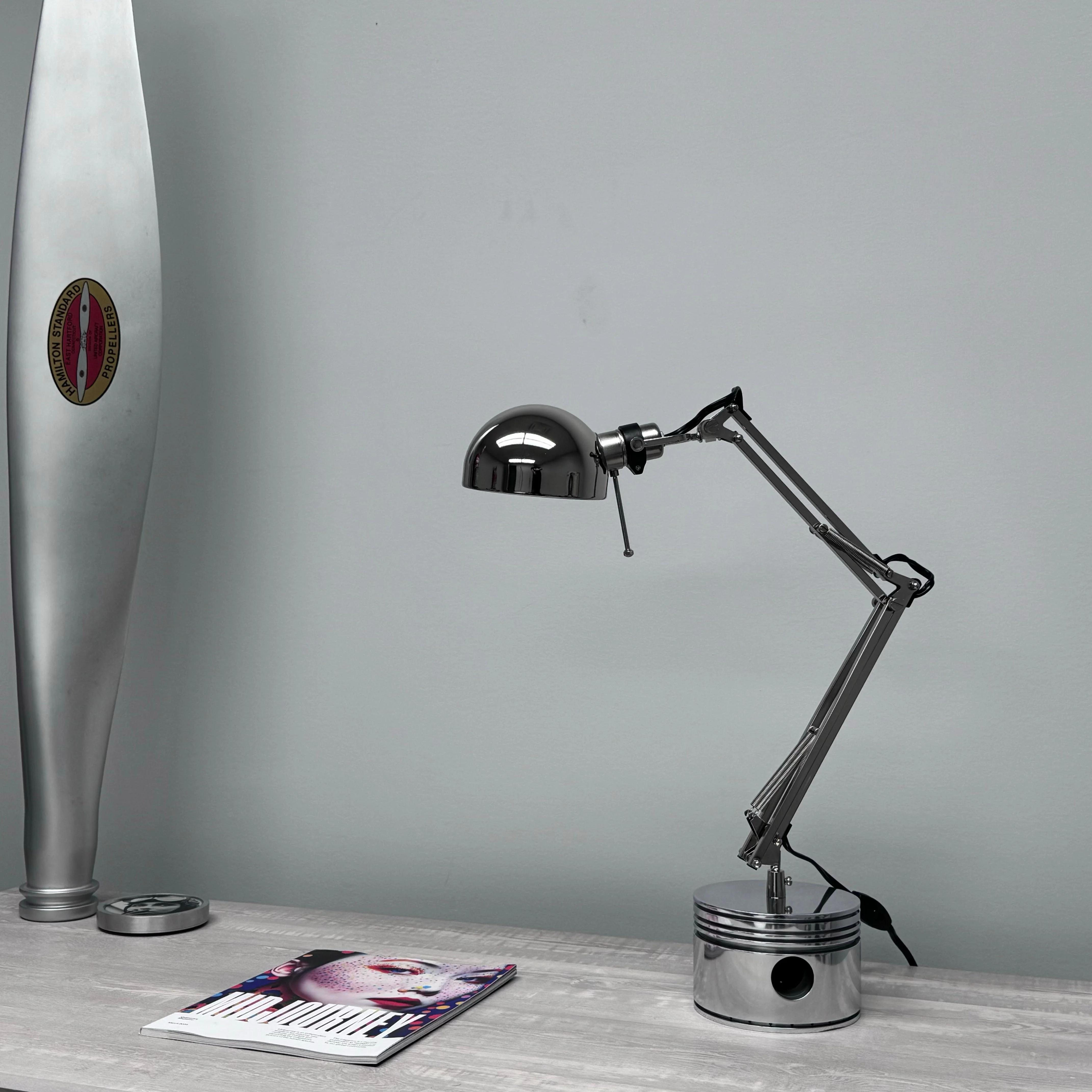 1940's Pratt & Whitney WWII R-2800 Corsair F4U Corsair Airplane Polished Chrome Radial Engine Piston Desk Task Lamp - Image 2