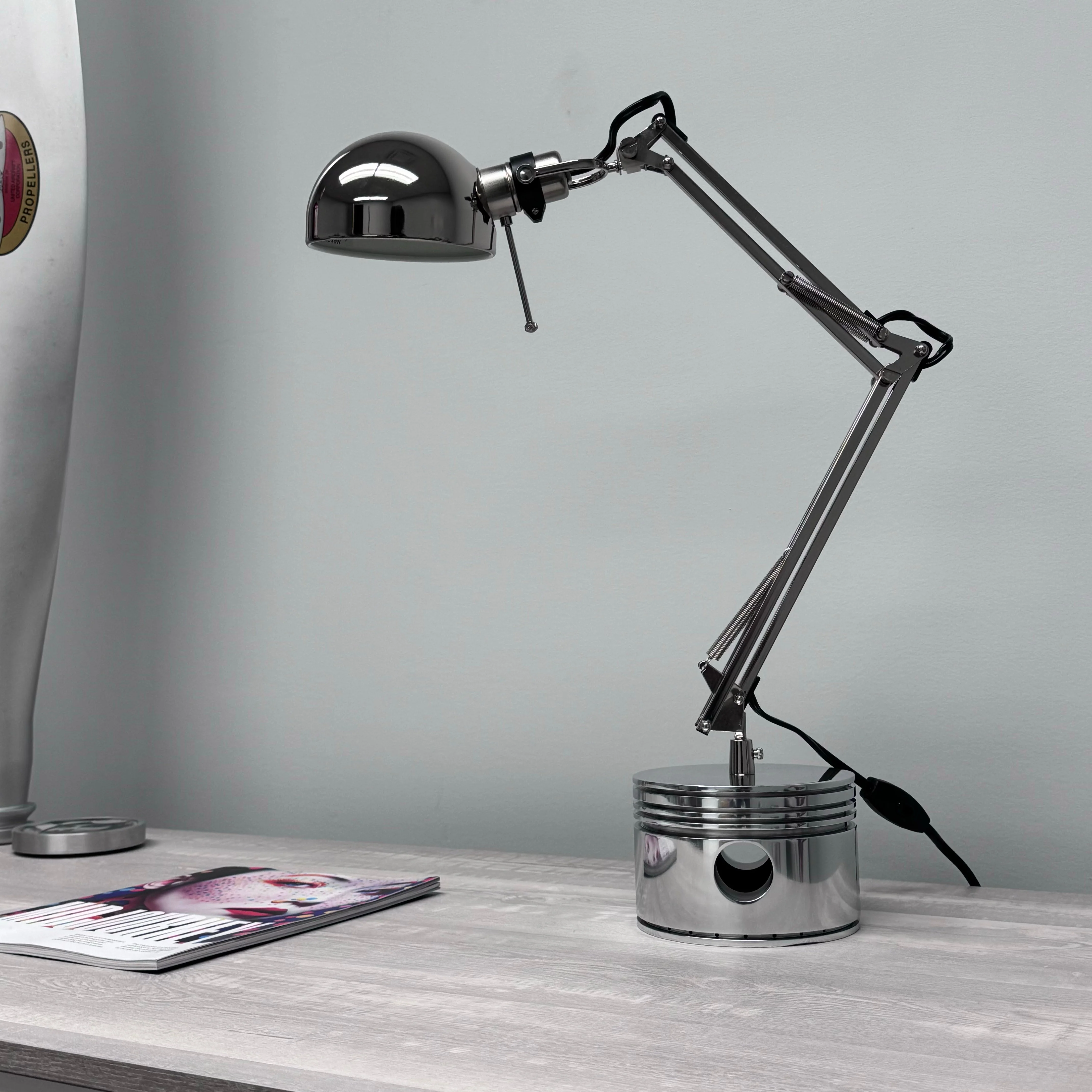 1940's Pratt & Whitney WWII R-2800 Corsair F4U Corsair Airplane Polished Chrome Radial Engine Piston Desk Task Lamp - Image 3
