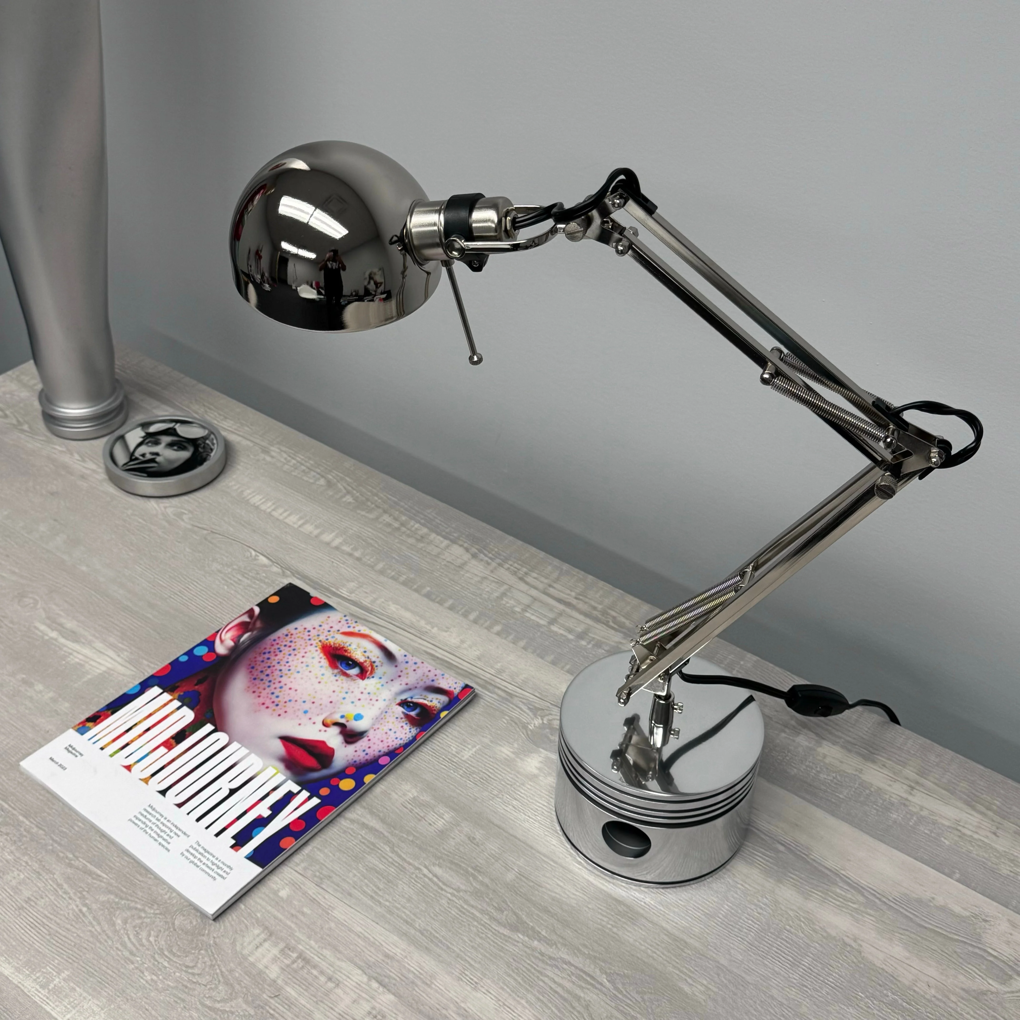 1940's Pratt & Whitney WWII R-2800 Corsair F4U Corsair Airplane Polished Chrome Radial Engine Piston Desk Task Lamp - Image 9