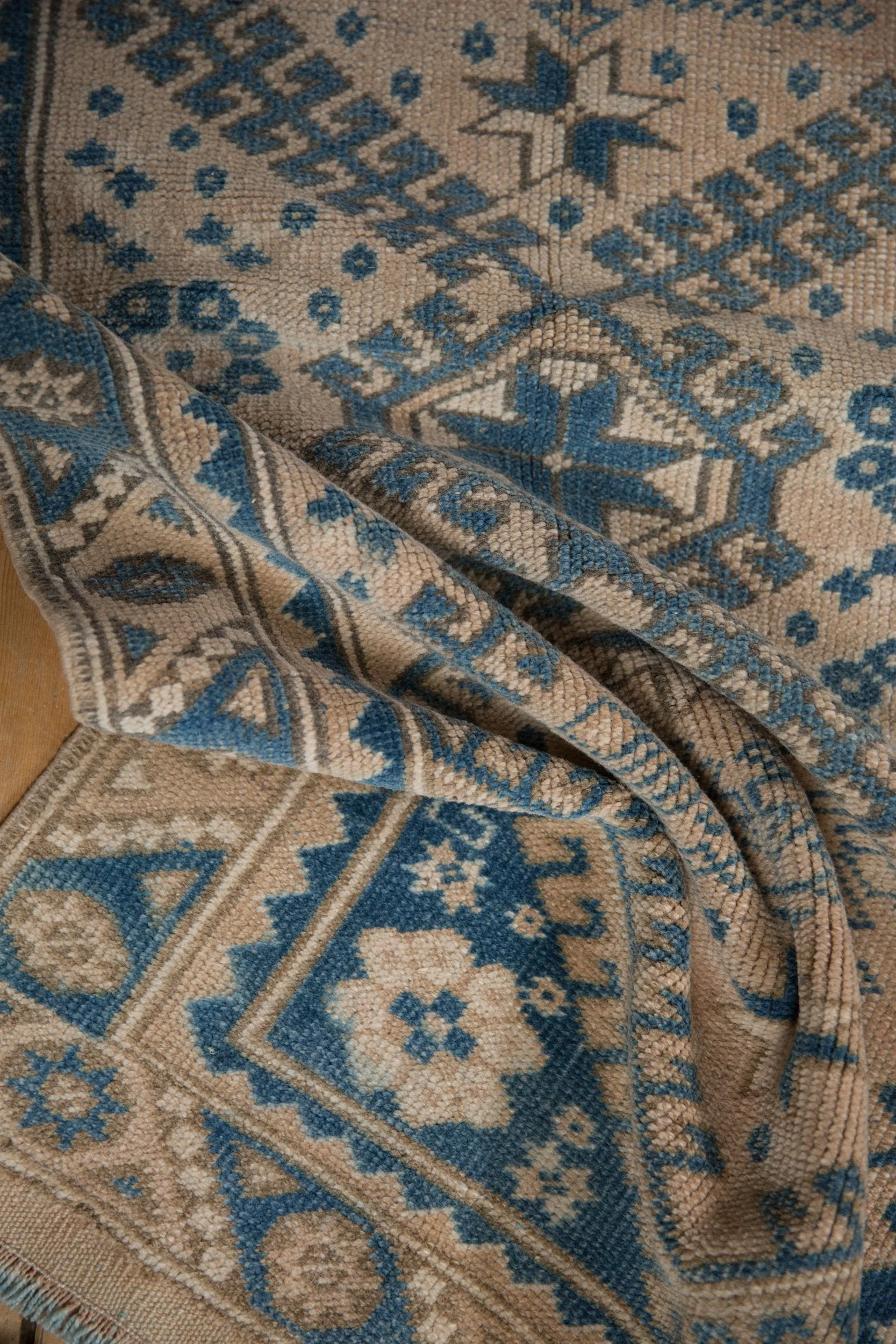 2.5x10.5 Vintage Distressed Melas Rug Runner - Image 9