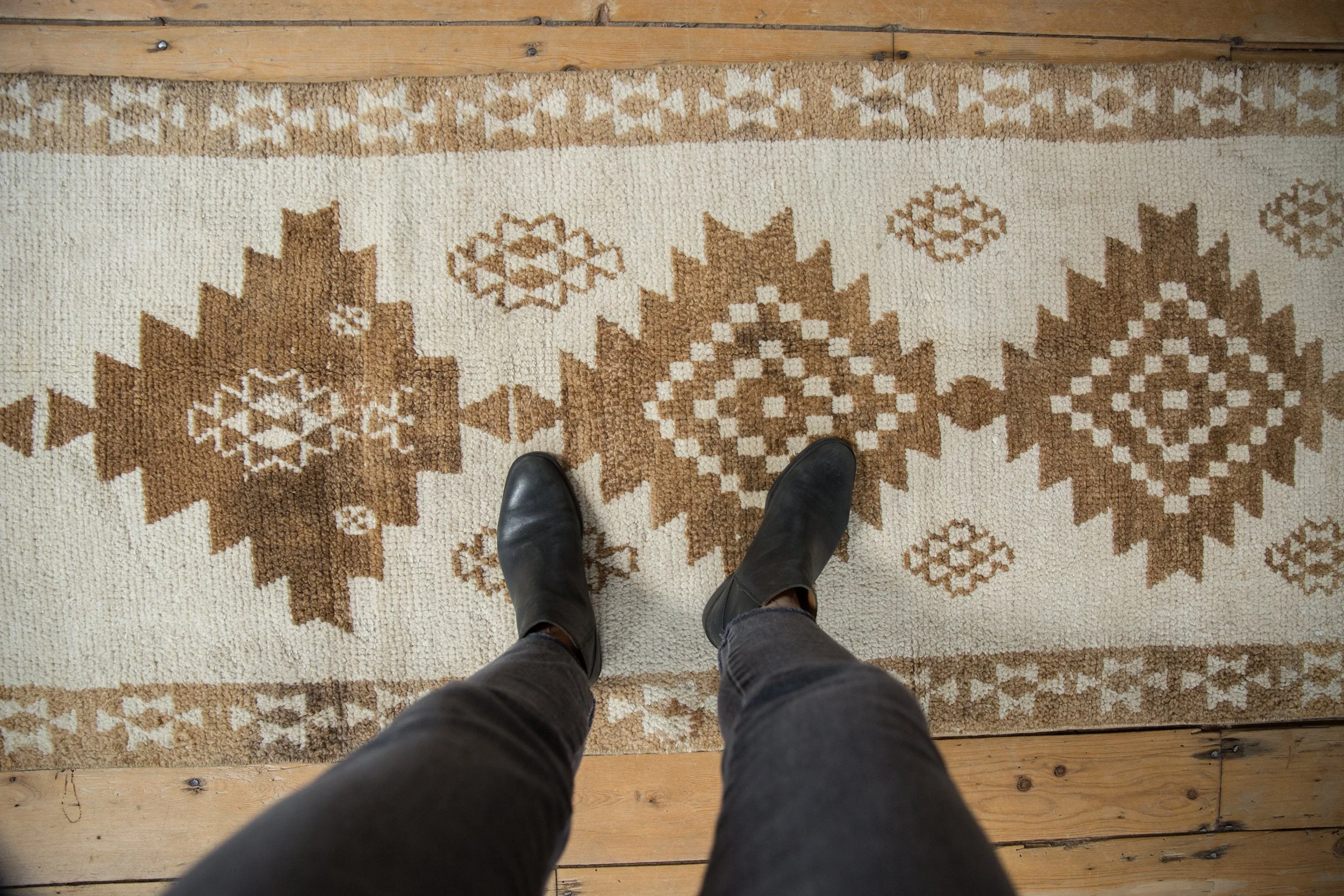 2.5x10 Vintage Distressed Kars Rug Runner - Image 2