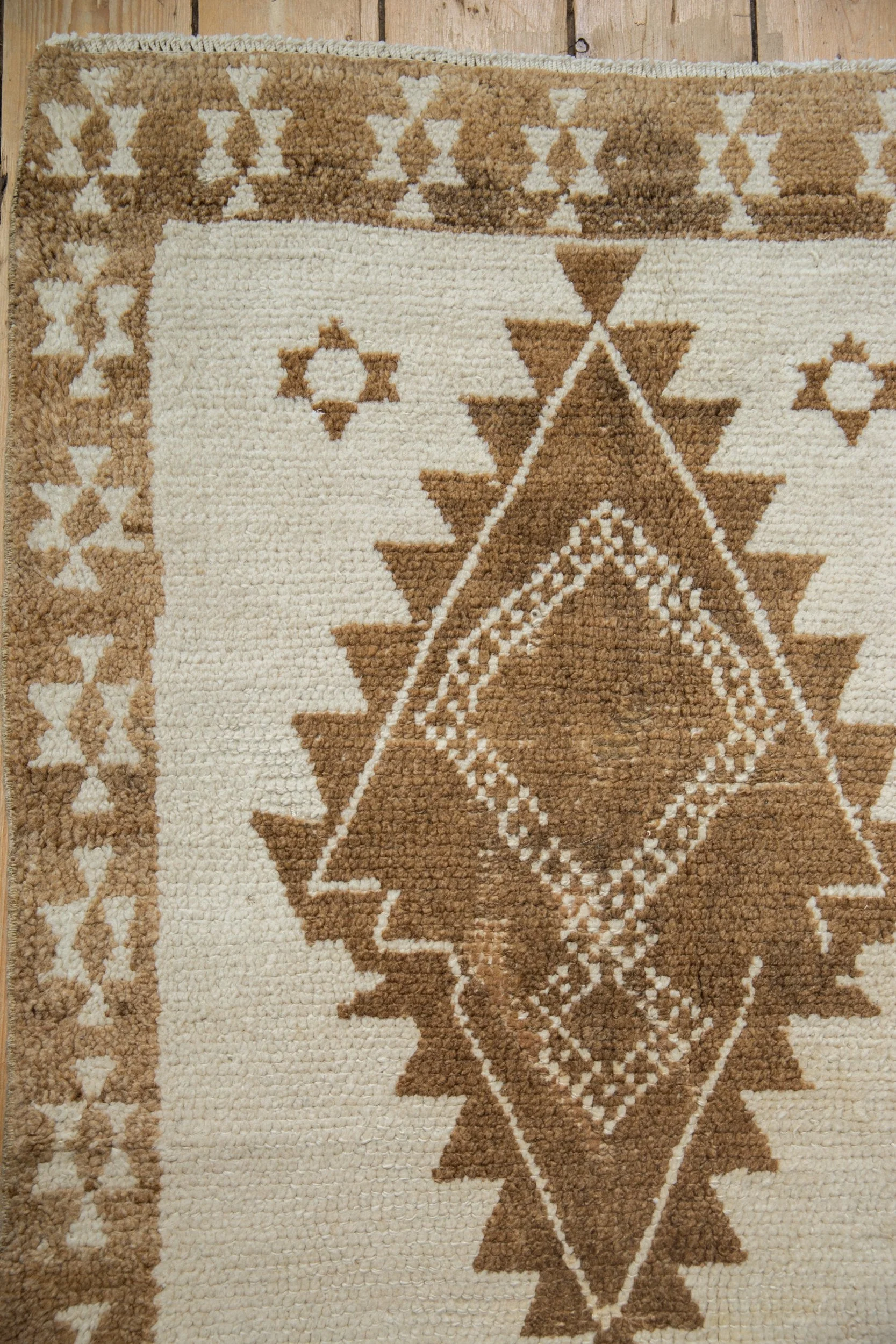 2.5x10 Vintage Distressed Kars Rug Runner - Image 6