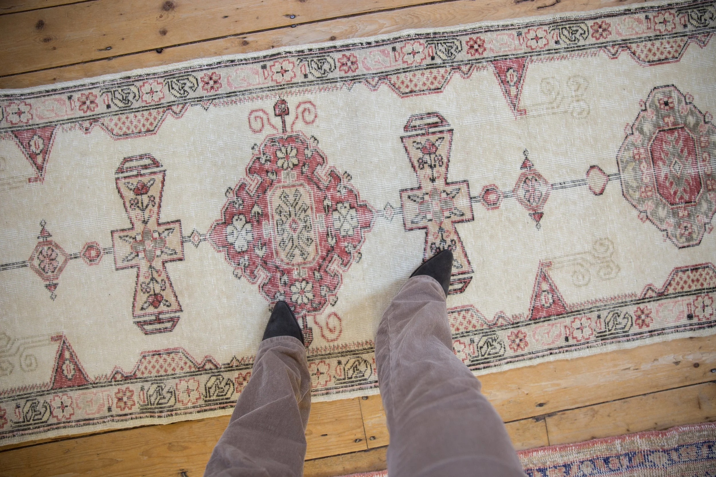 2.5x11 Vintage Distressed Sparta Rug Runner - Image 2