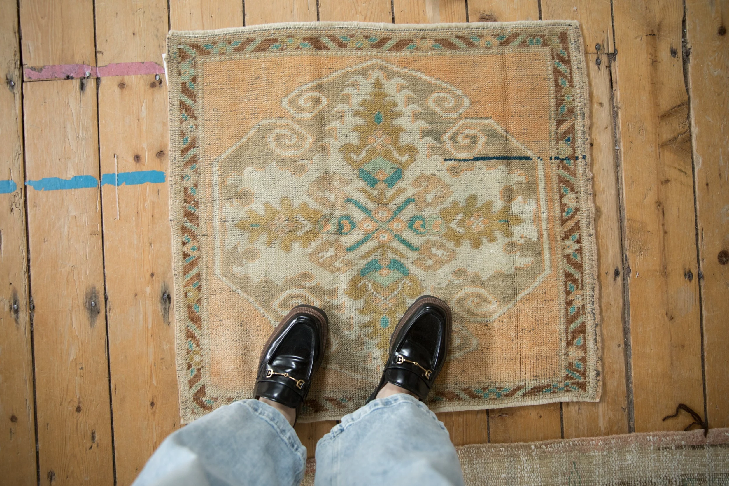2.5x2.5 Vintage Distressed Oushak Square Rug Mat - Image 2