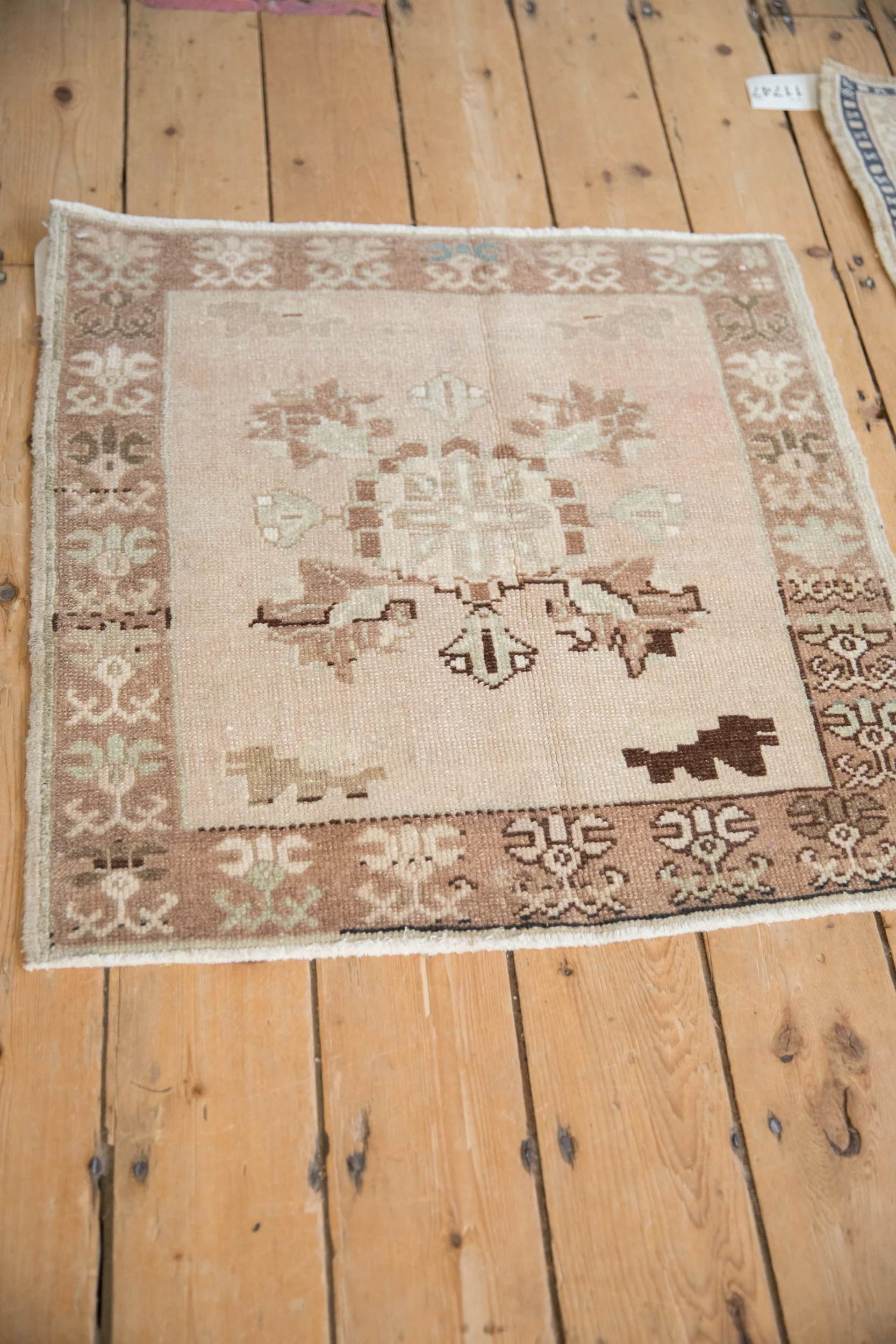 2.5x2.5 Vintage Distressed Oushak Square Rug Mat - Image 4