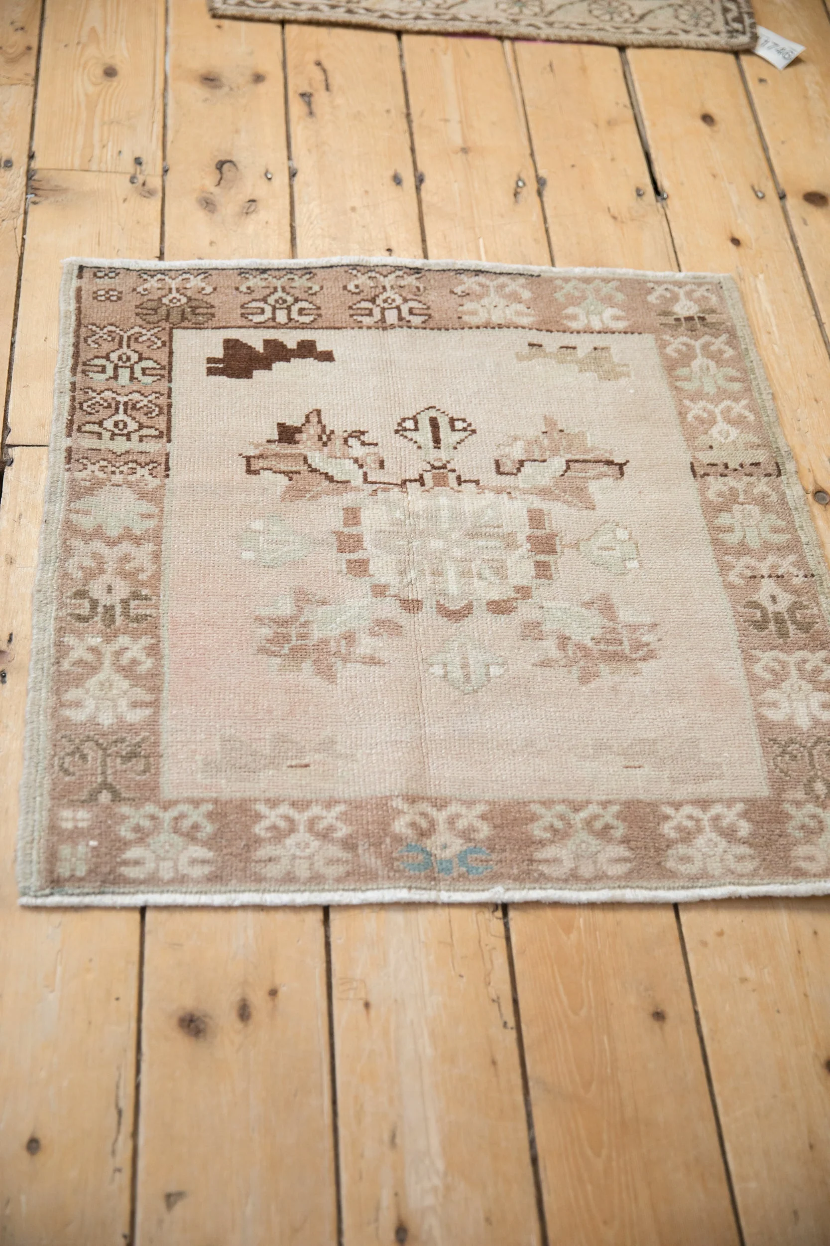 2.5x2.5 Vintage Distressed Oushak Square Rug Mat - Image 5