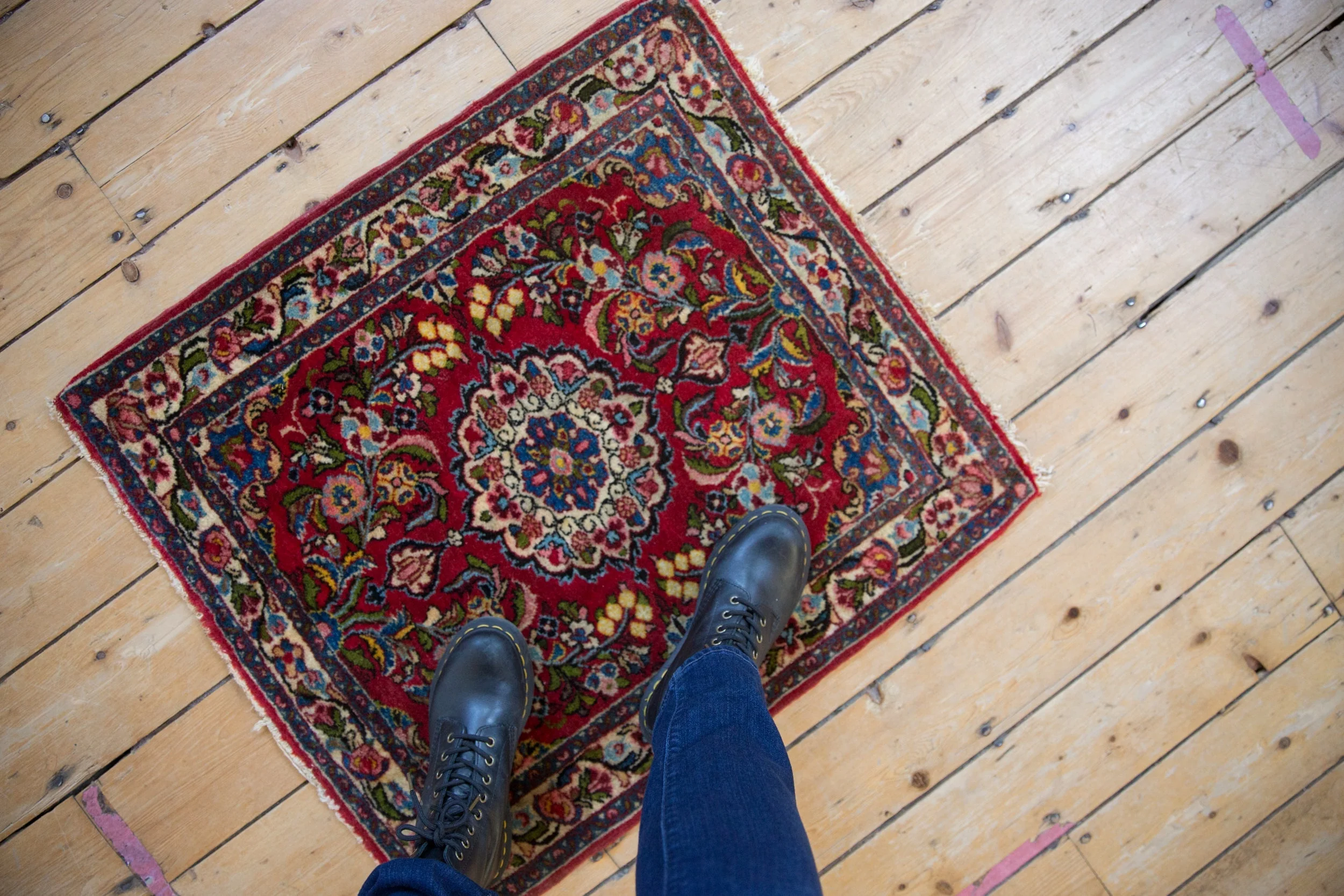 2.5x2.5 Vintage Qazvin Square Rug Mat - Image 2