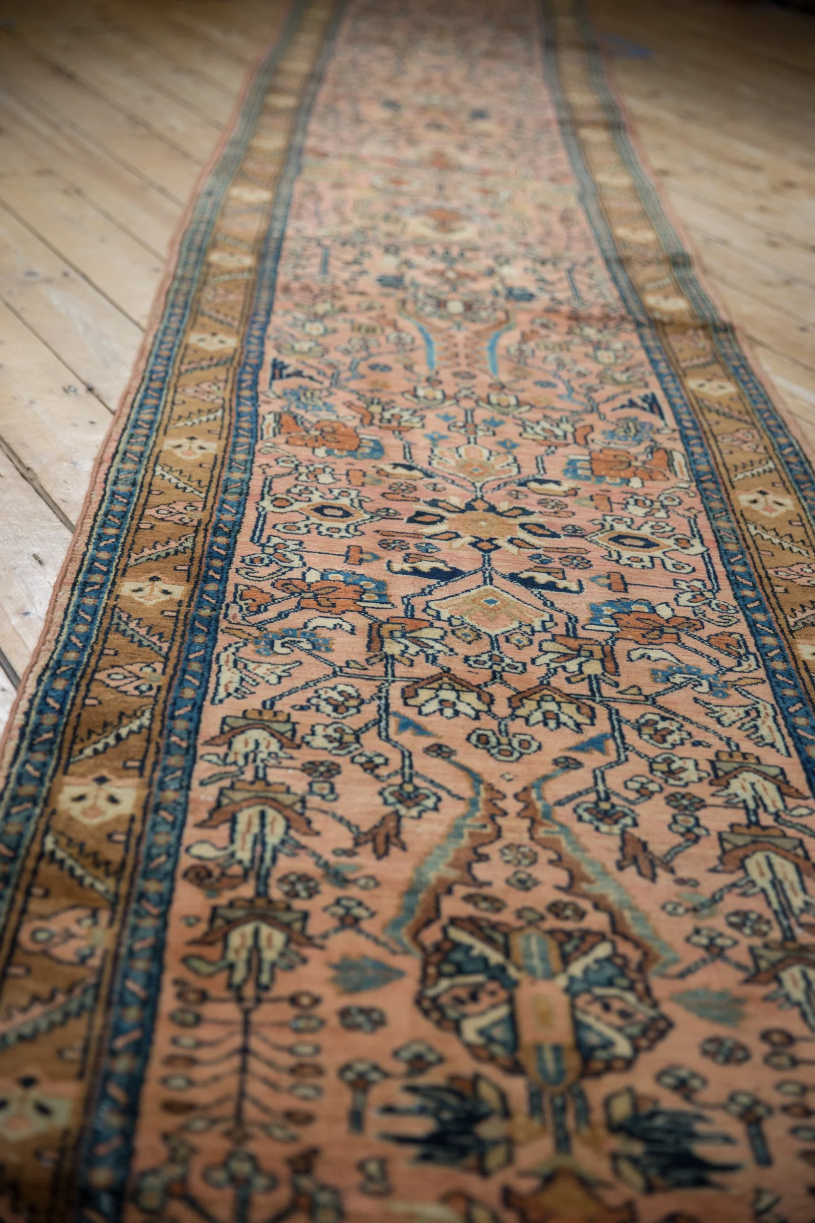 2.5x20 Vintage Lilihan Rug Runner - Image 7