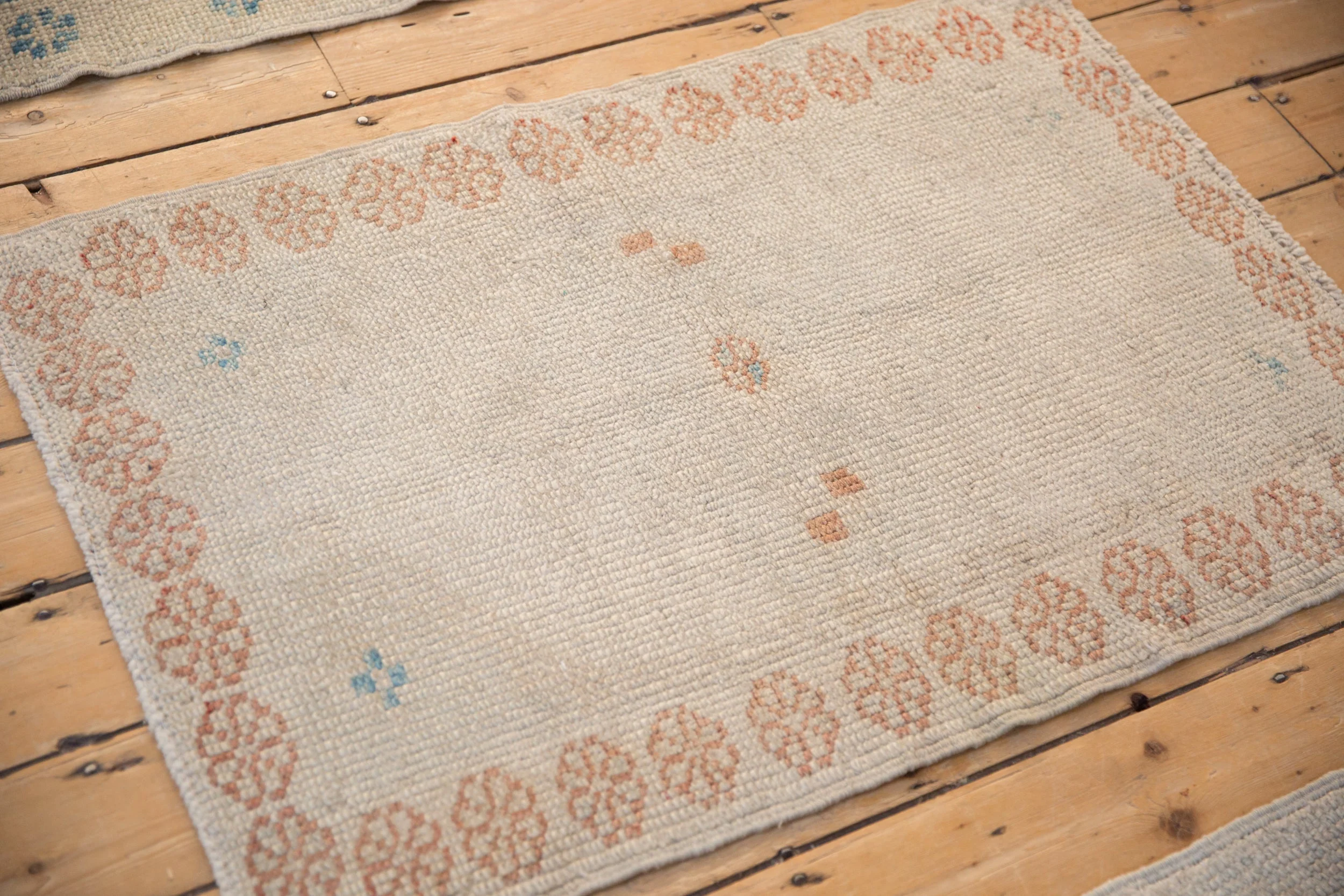 2.5x3.5 Distressed Oushak Rug - Image 5
