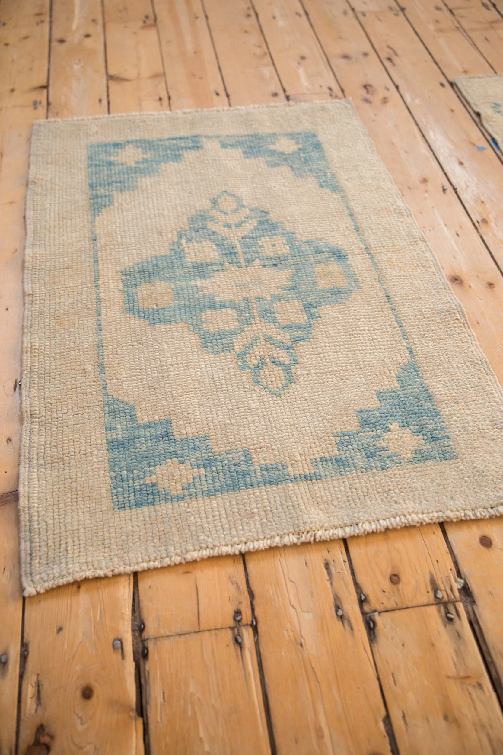 2.5x3.5 Distressed Oushak Rug - Image 6