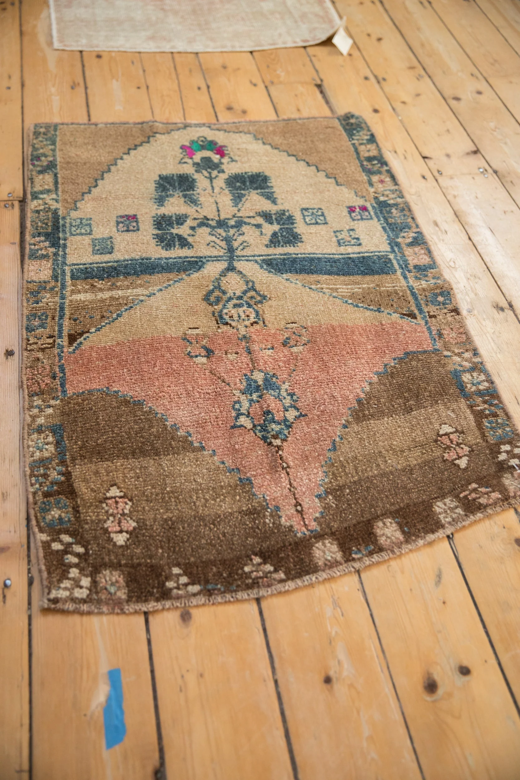 2.5x3.5 Vintage Distressed Kars Rug - Image 6