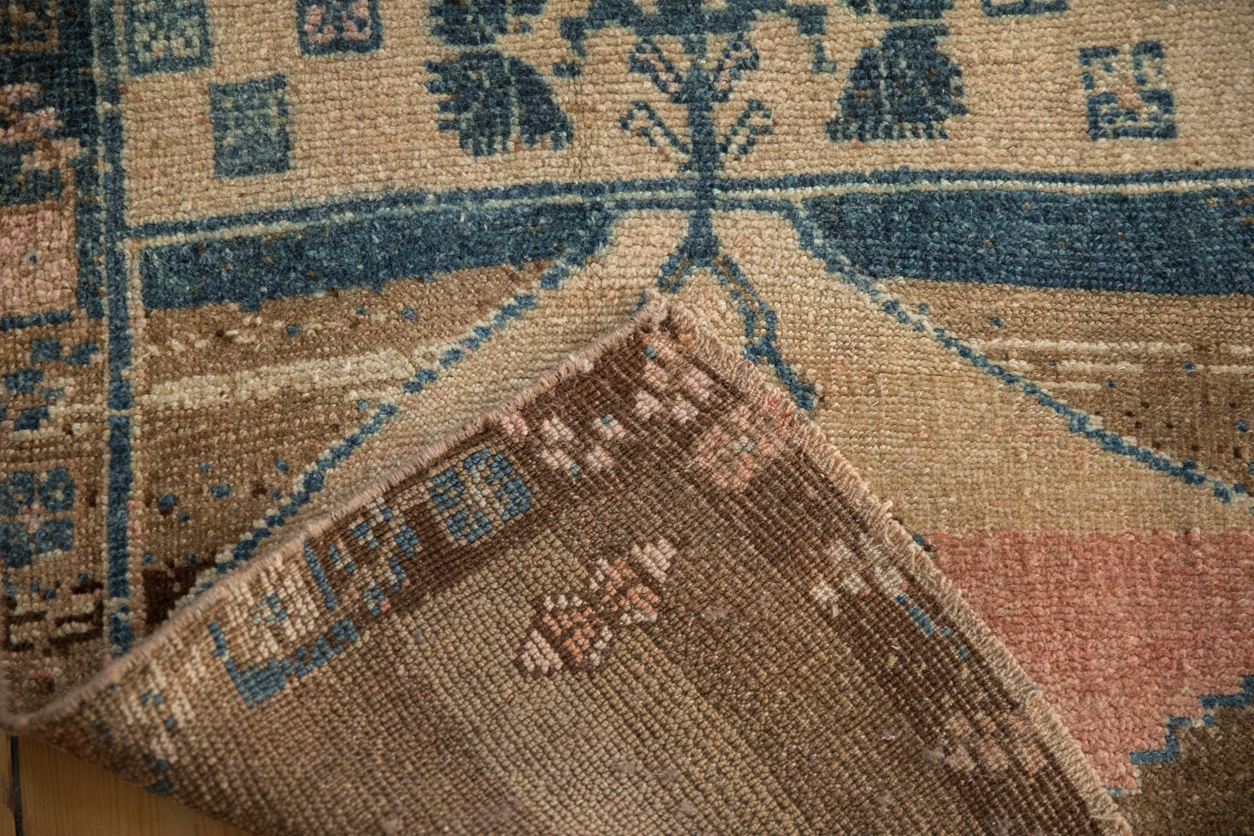 2.5x3.5 Vintage Distressed Kars Rug - Image 9