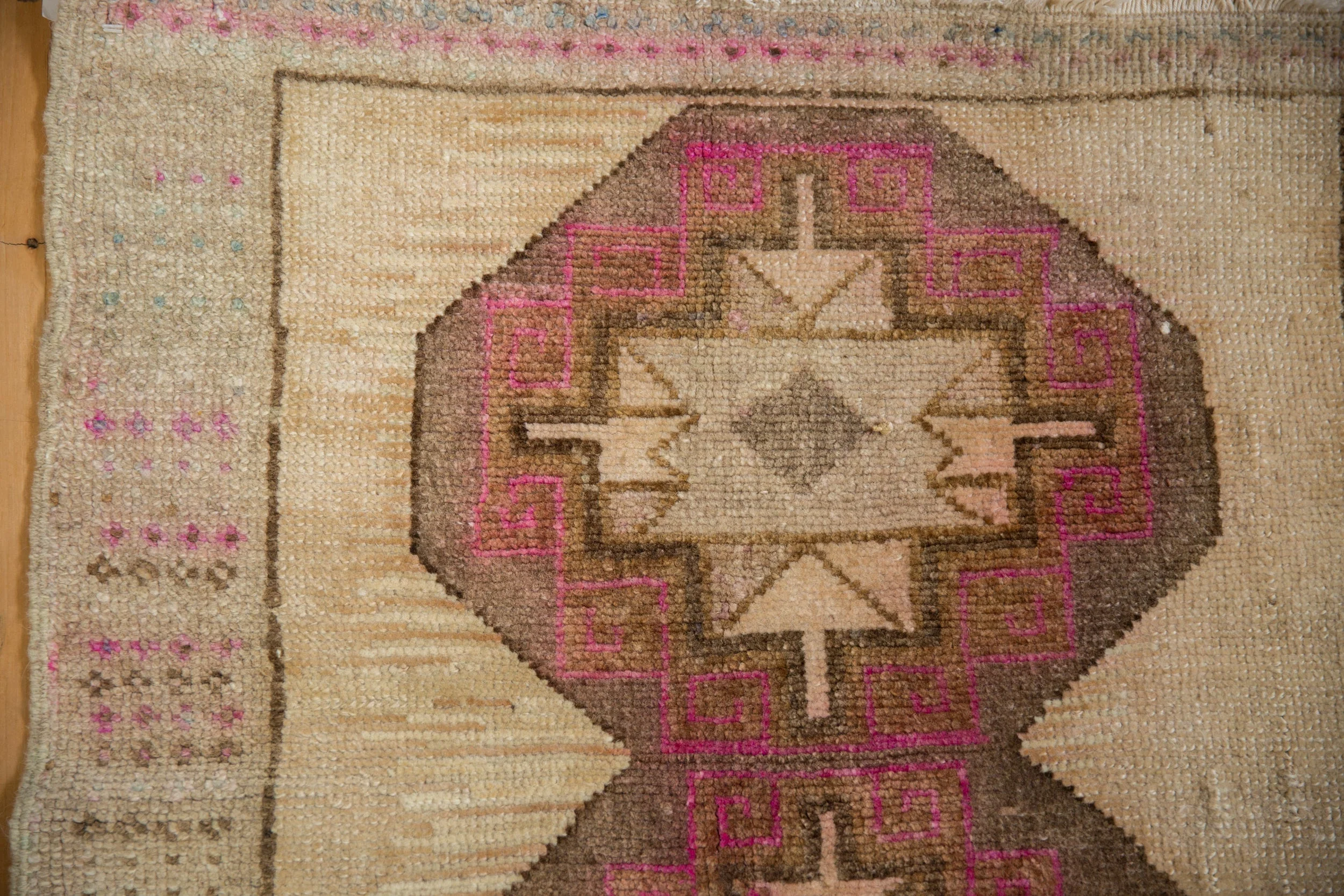 2.5x3.5 Vintage Distressed Kars Rug - Image 3