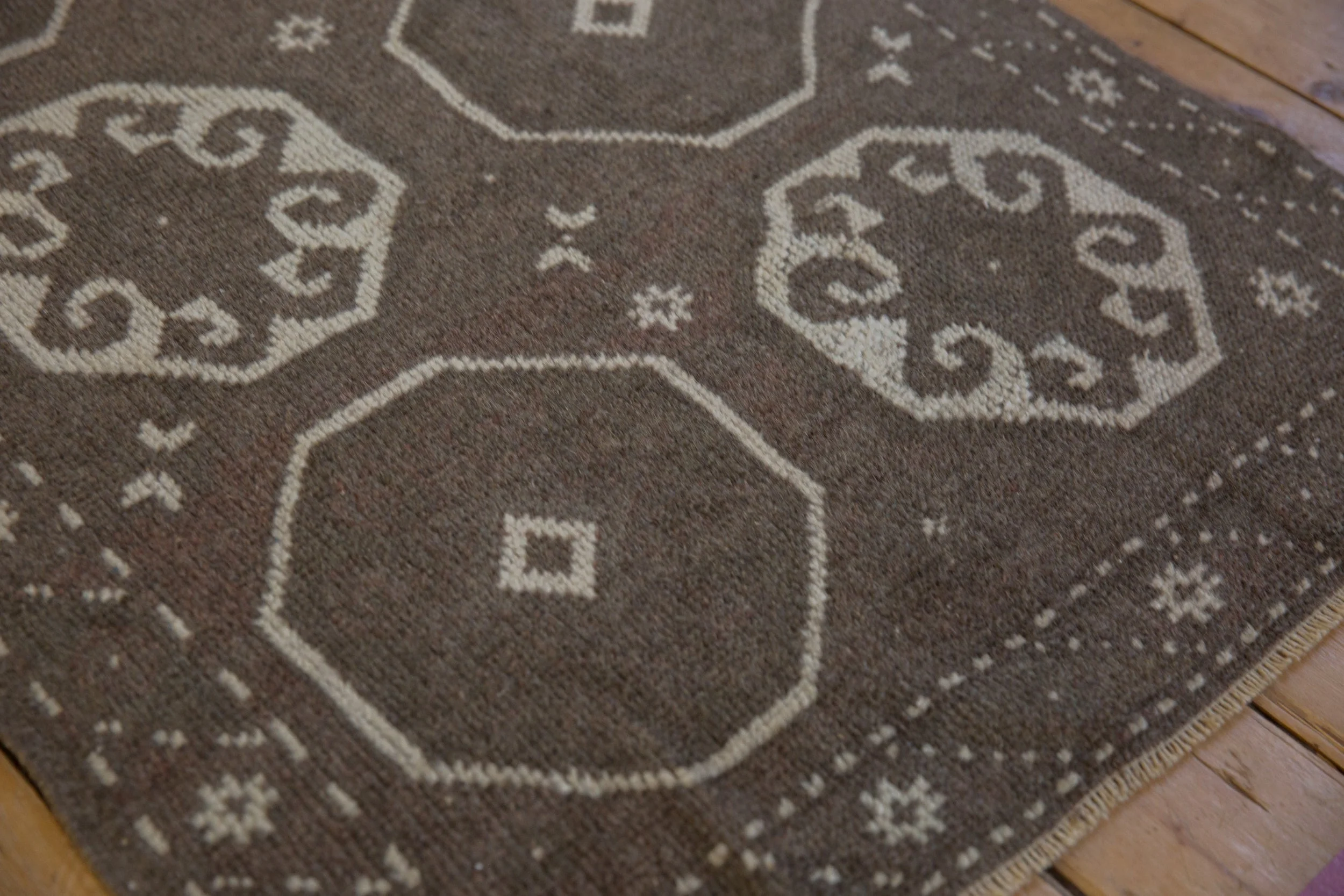 2.5x3.5 Vintage Distressed Oushak Rug - Image 4