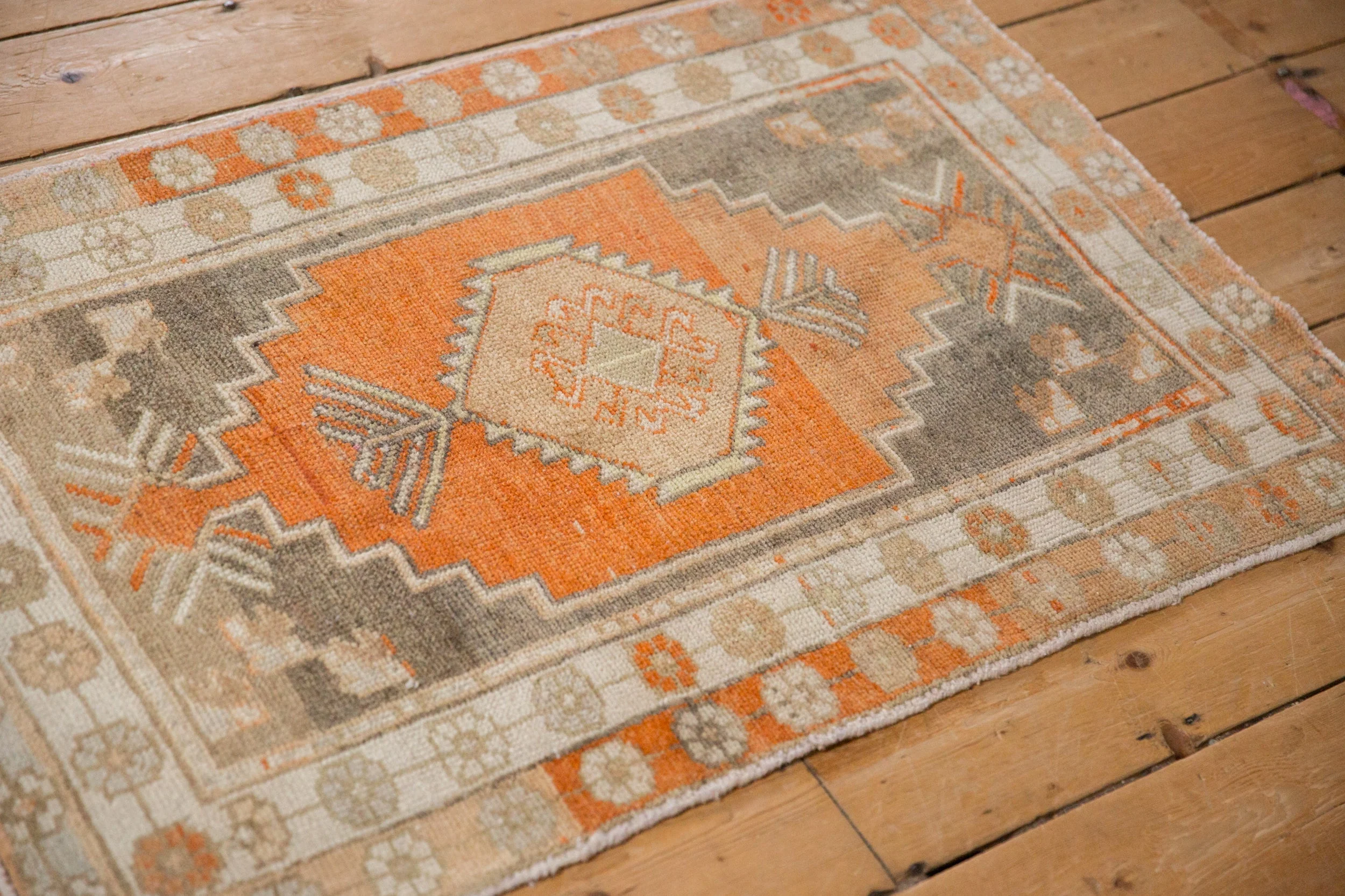 2.5x3.5 Vintage Distressed Oushak Rug - Image 5