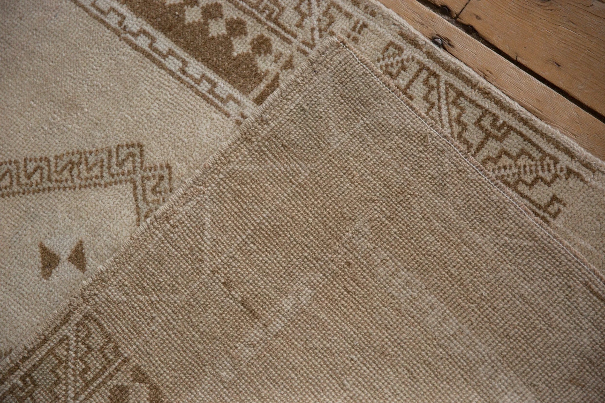 2.5x4.5 Vintage Distressed Malatya Rug - Image 10