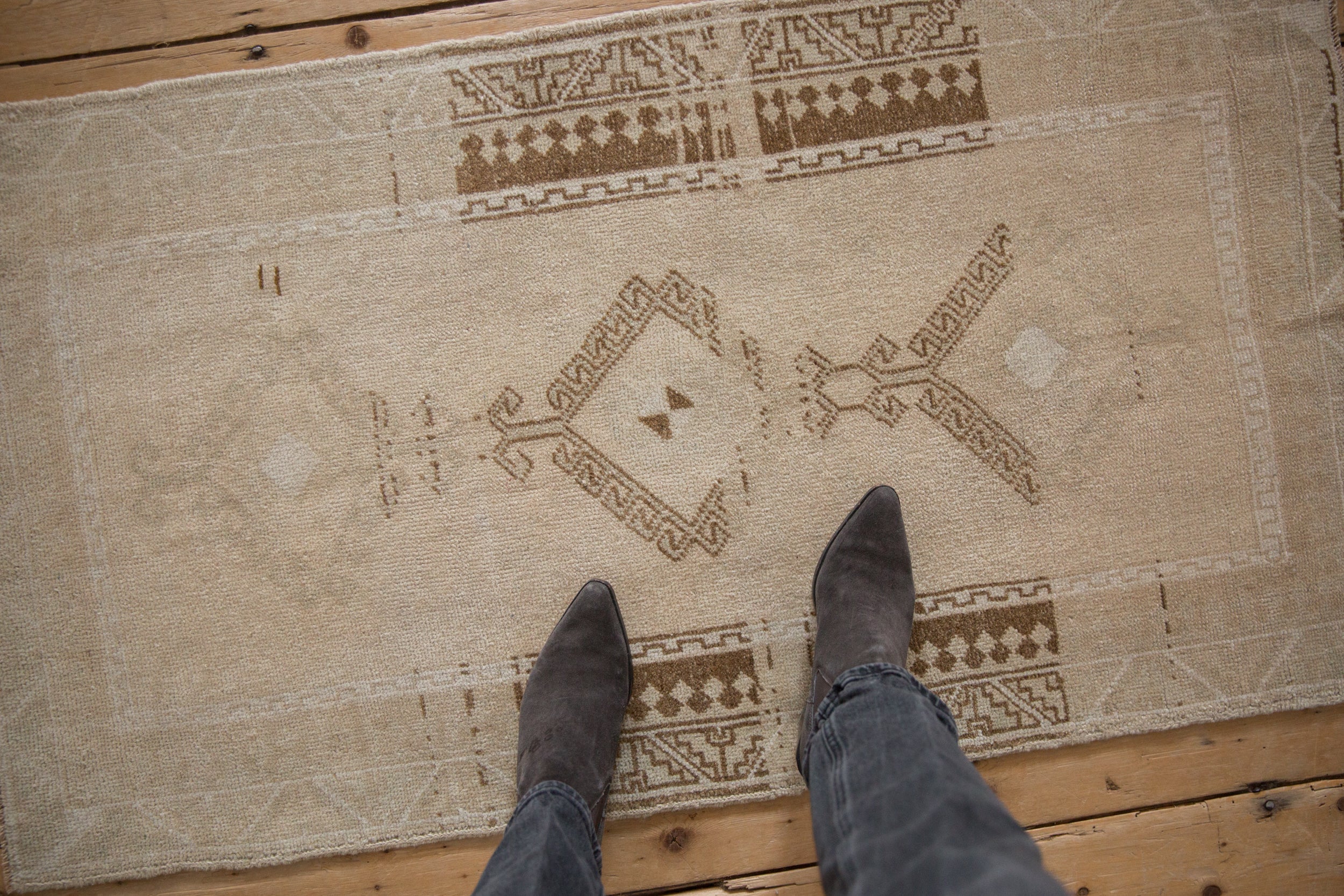 2.5x4.5 Vintage Distressed Malatya Rug - Image 2