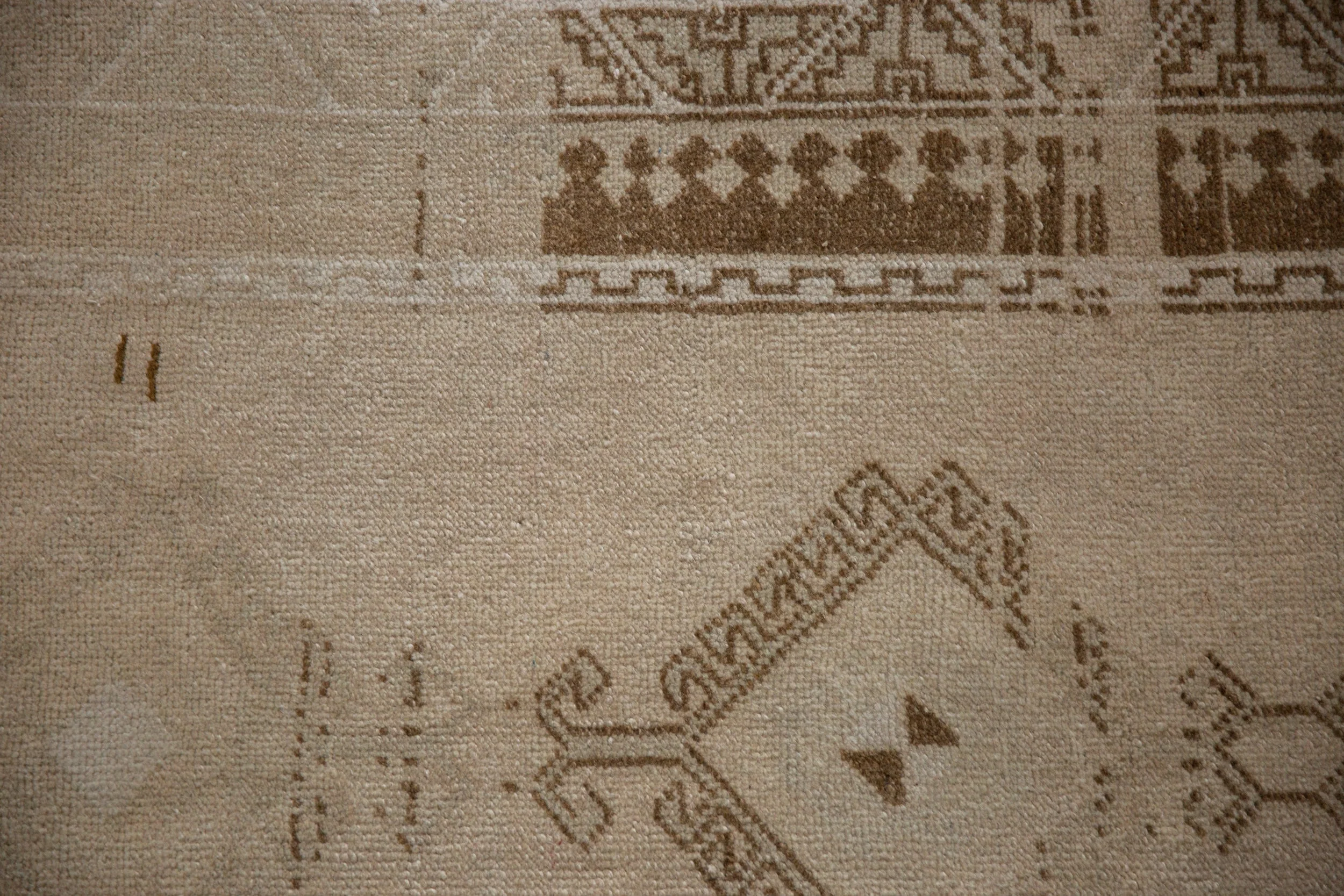 2.5x4.5 Vintage Distressed Malatya Rug - Image 3