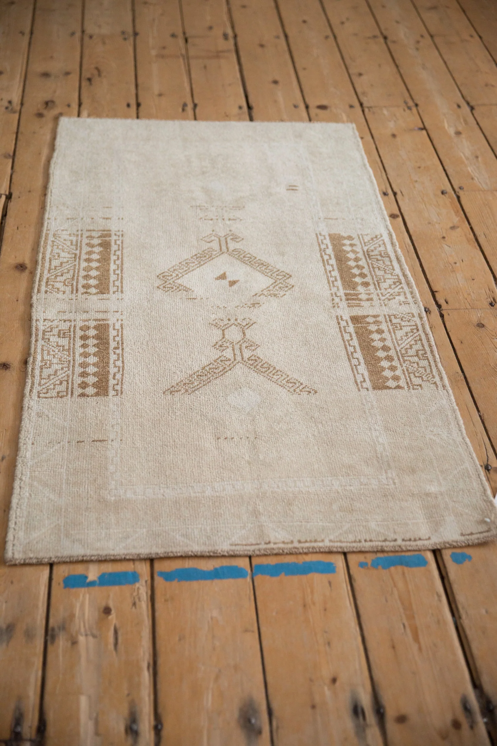 2.5x4.5 Vintage Distressed Malatya Rug - Image 5