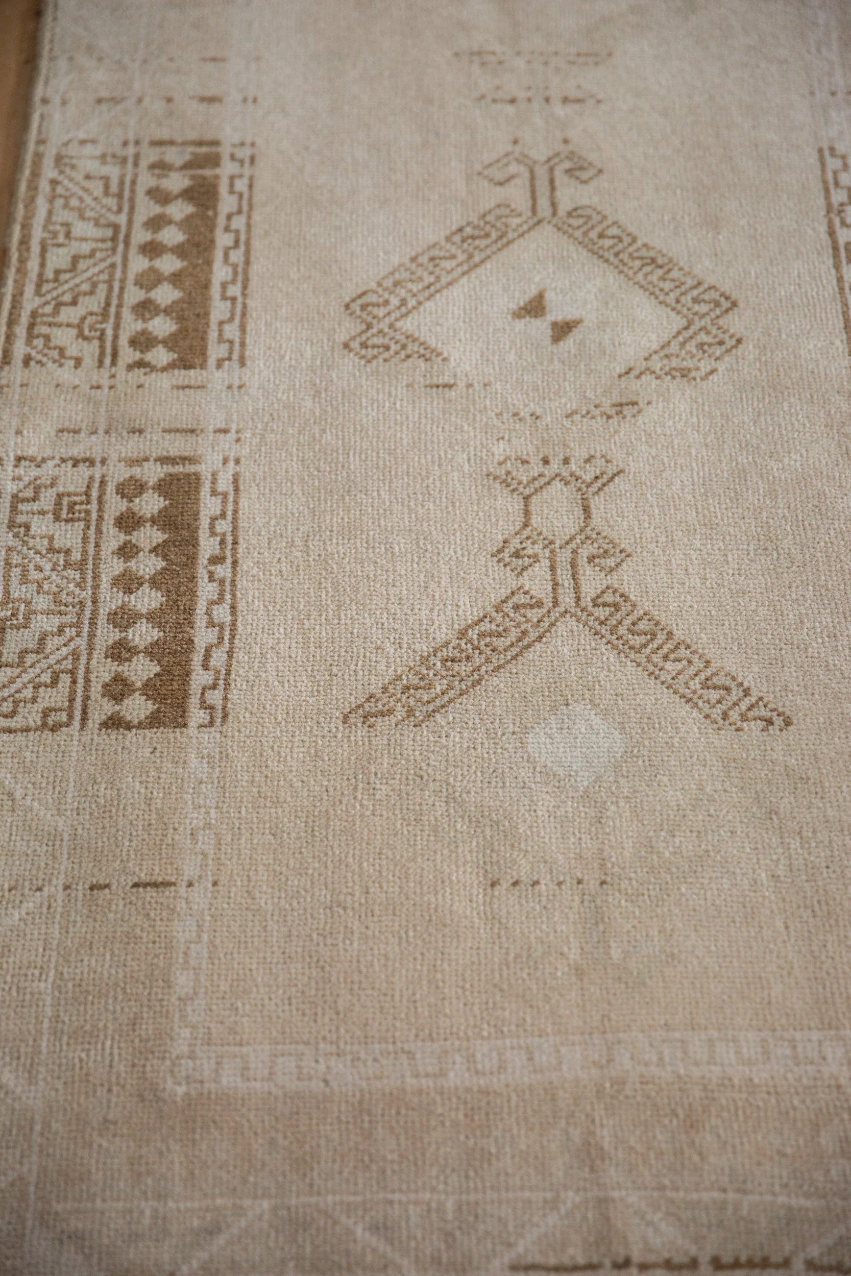 2.5x4.5 Vintage Distressed Malatya Rug - Image 6